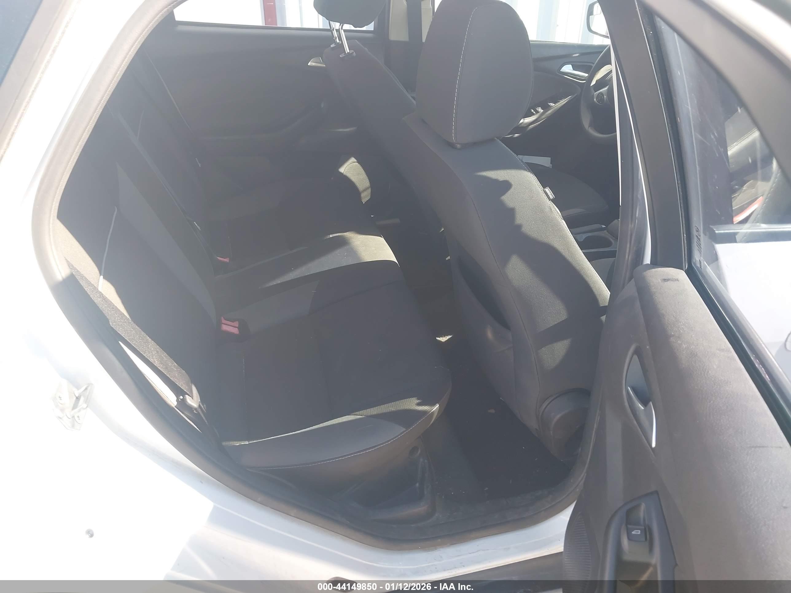 FORD FOCUS image 8