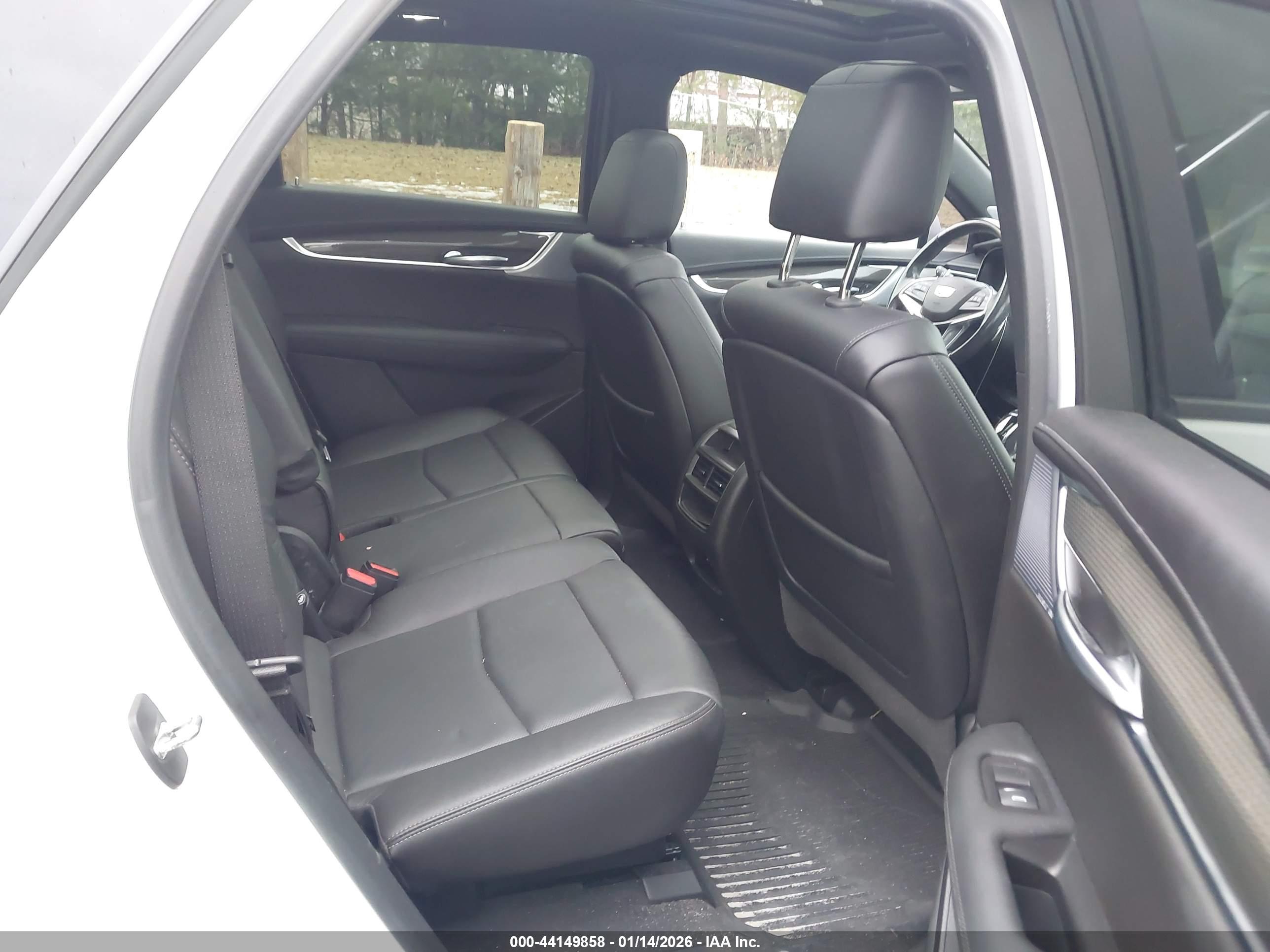 CADILLAC XT5 image 8