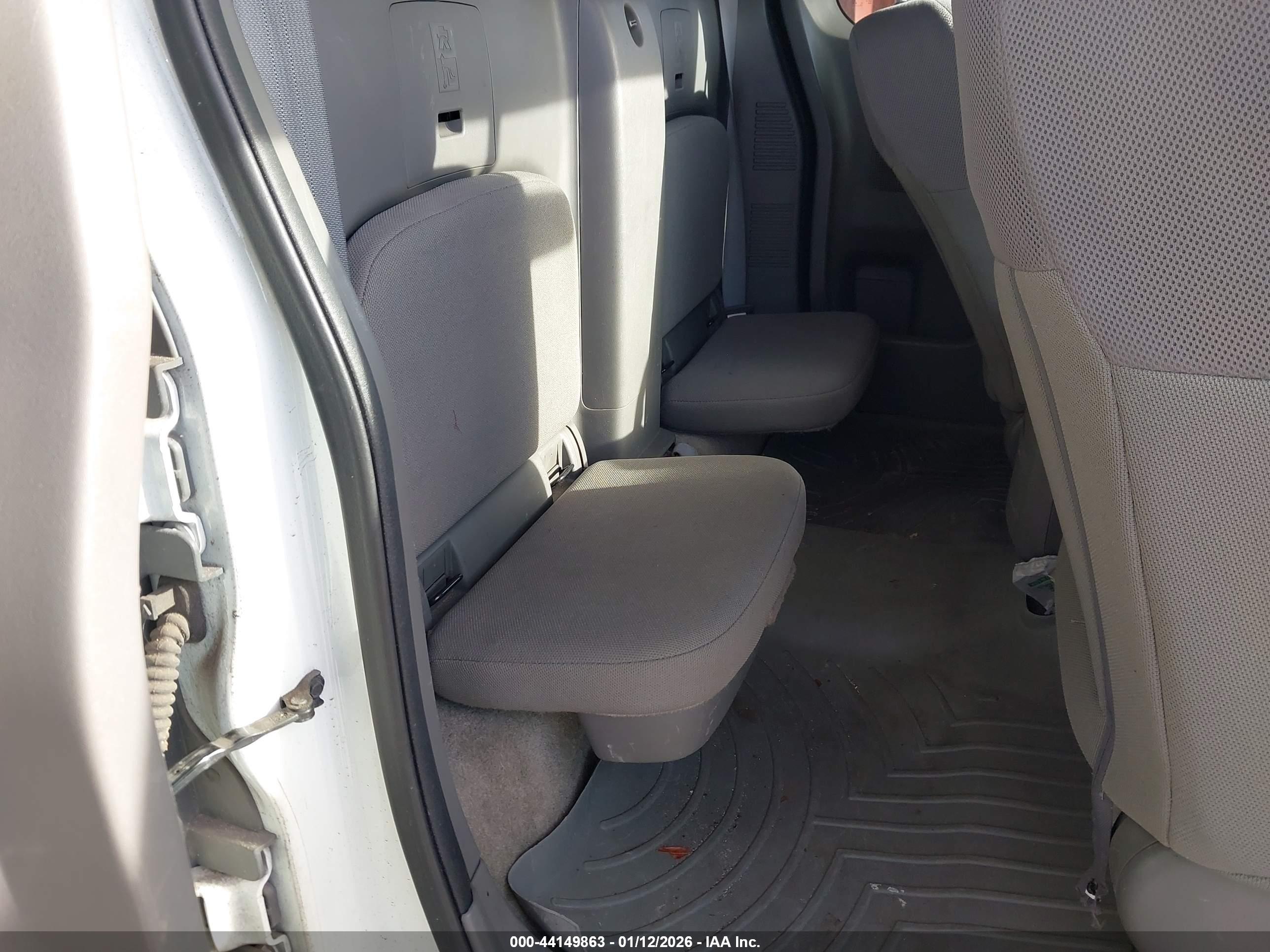 NISSAN FRONTIER image 8