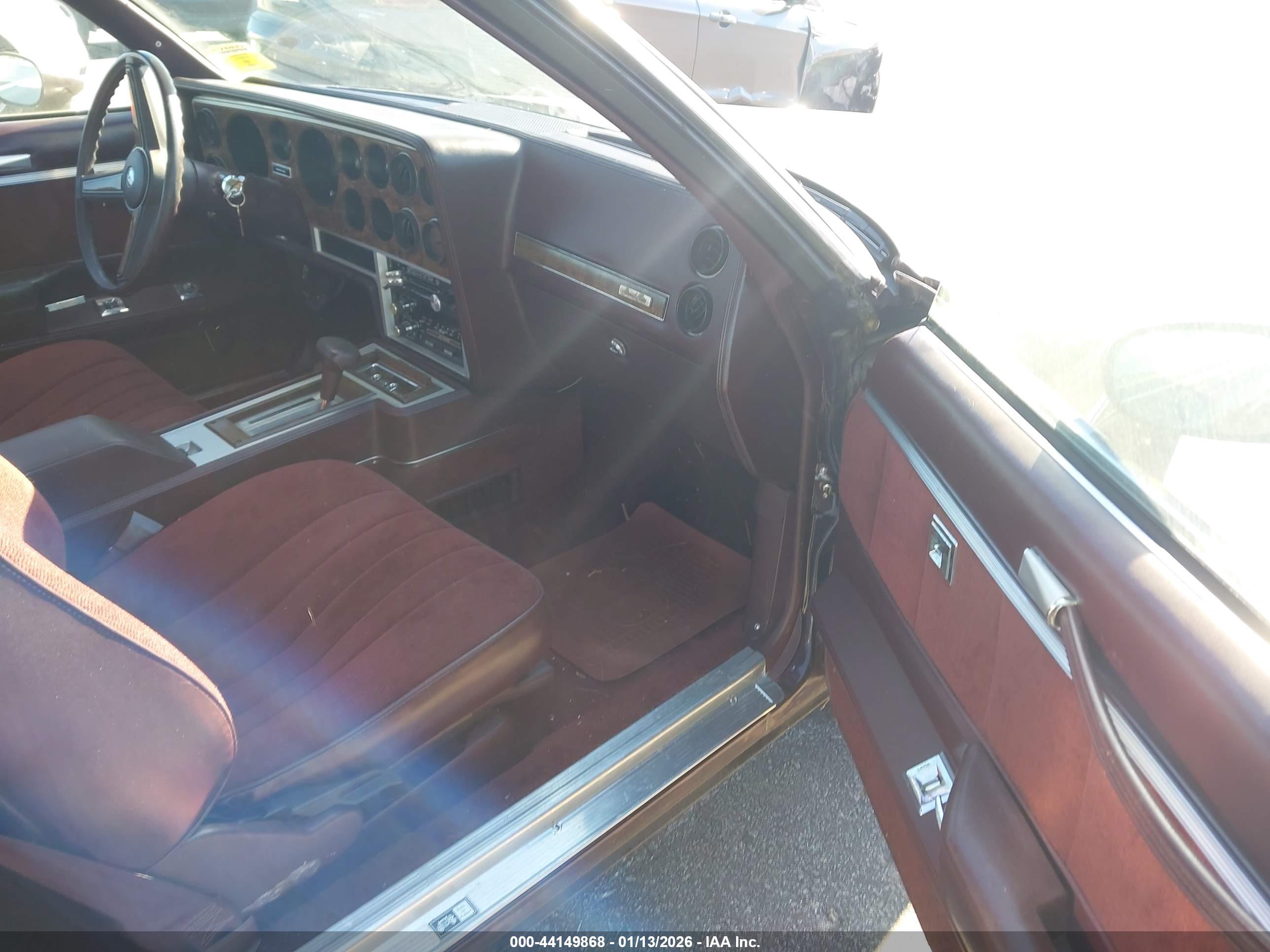 PONTIAC GRAND image 5