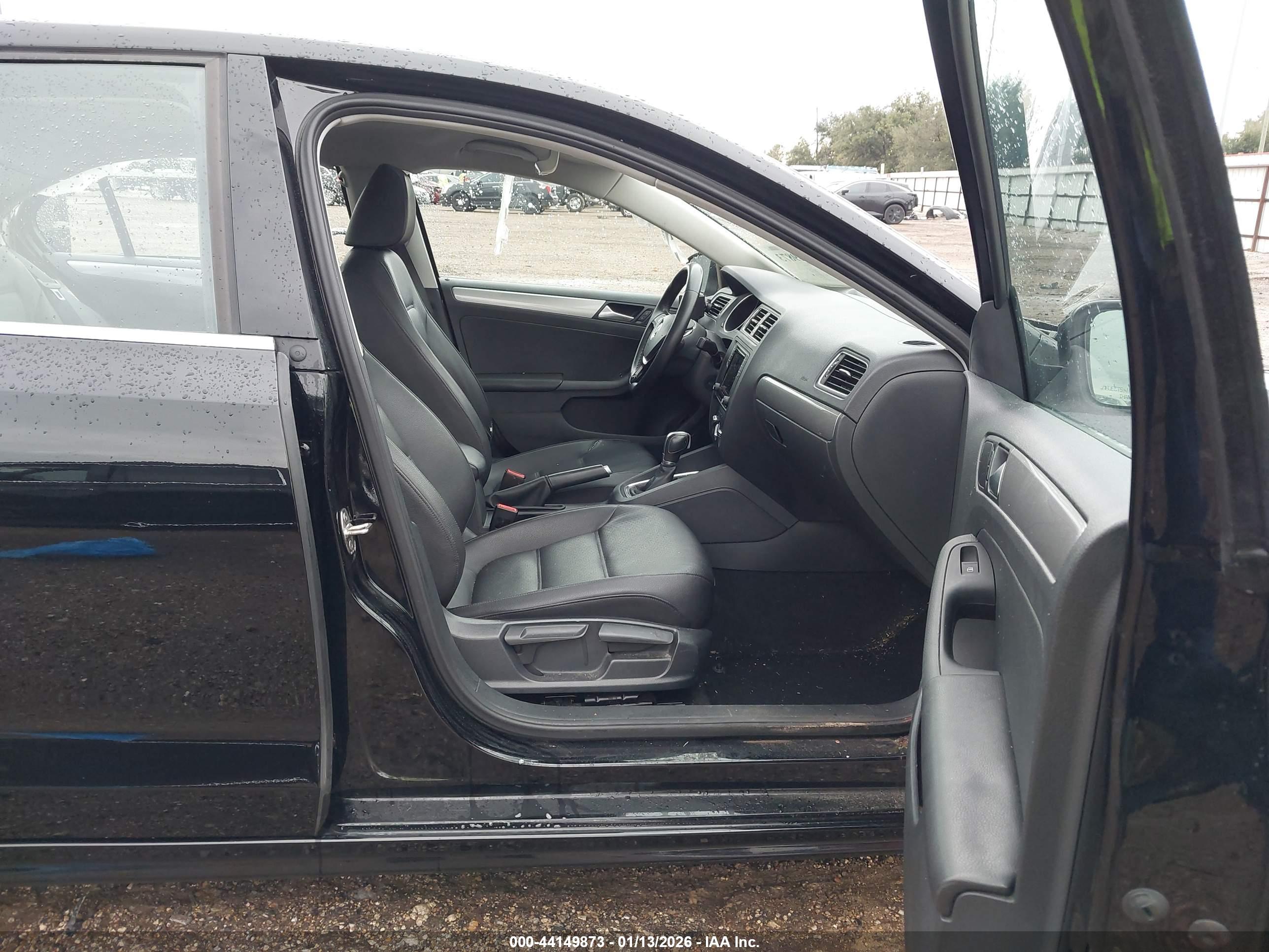 VOLKSWAGEN JETTA image 5