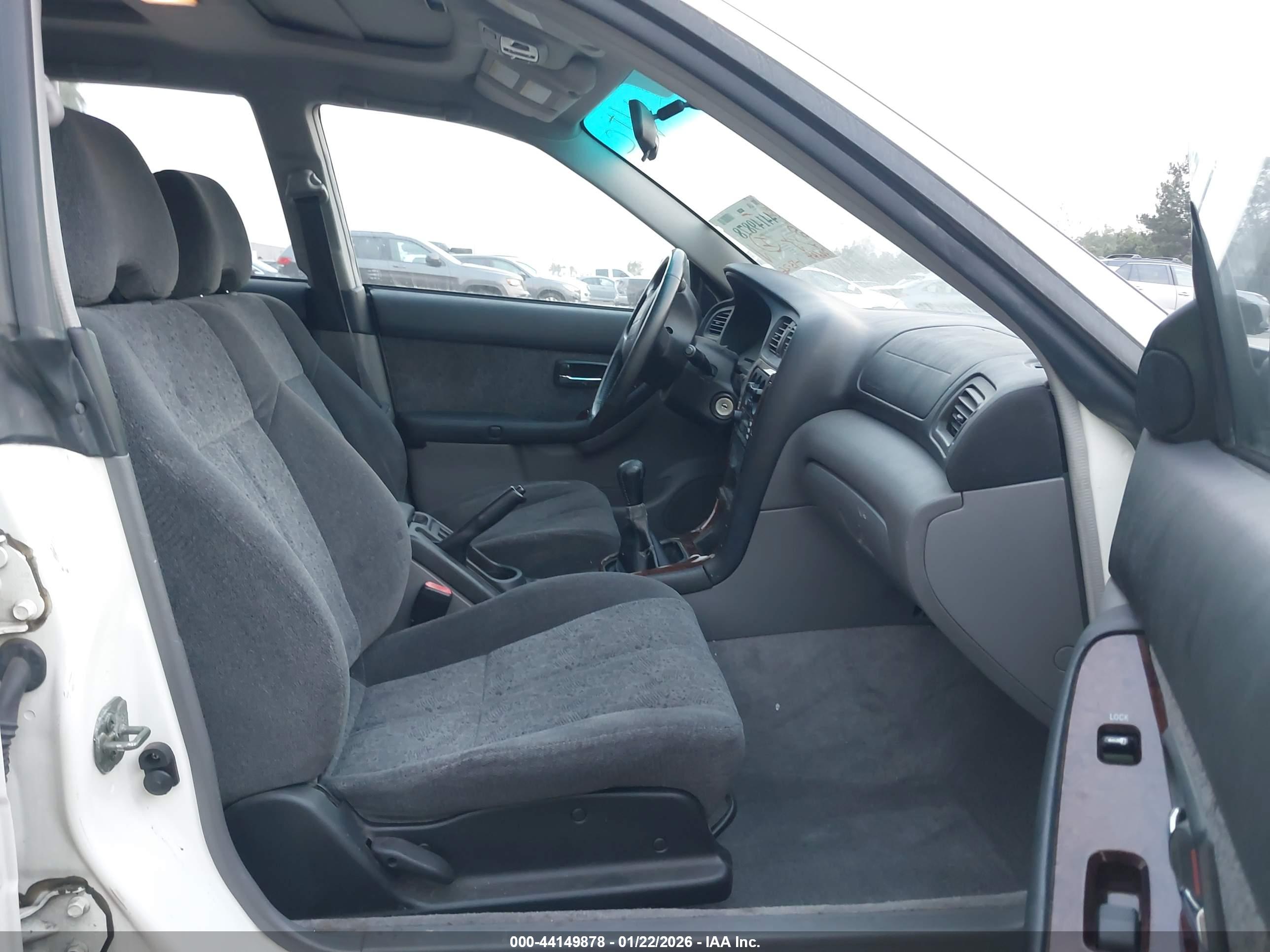 SUBARU LEGACY image 5