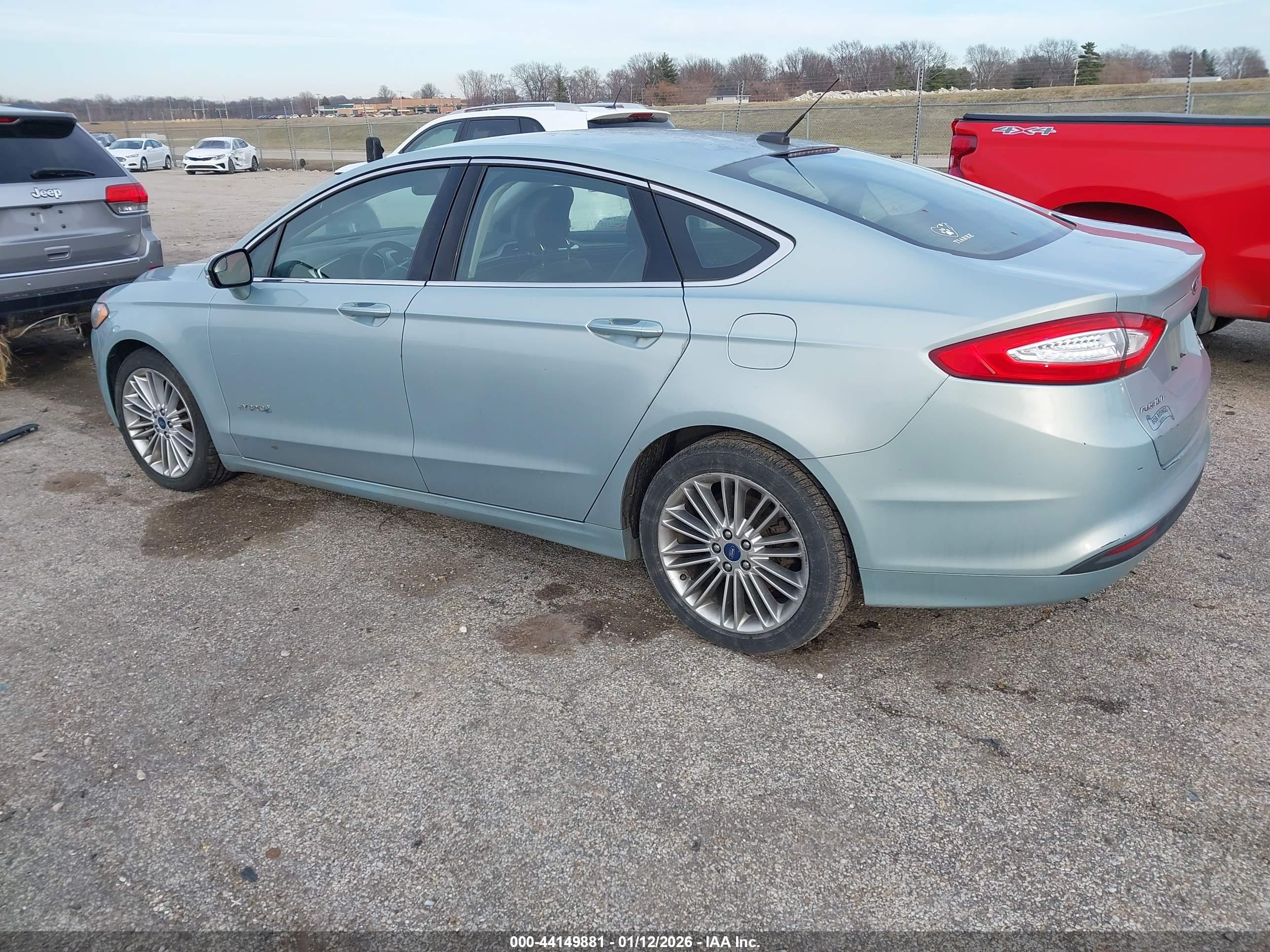 FORD FUSION image 3