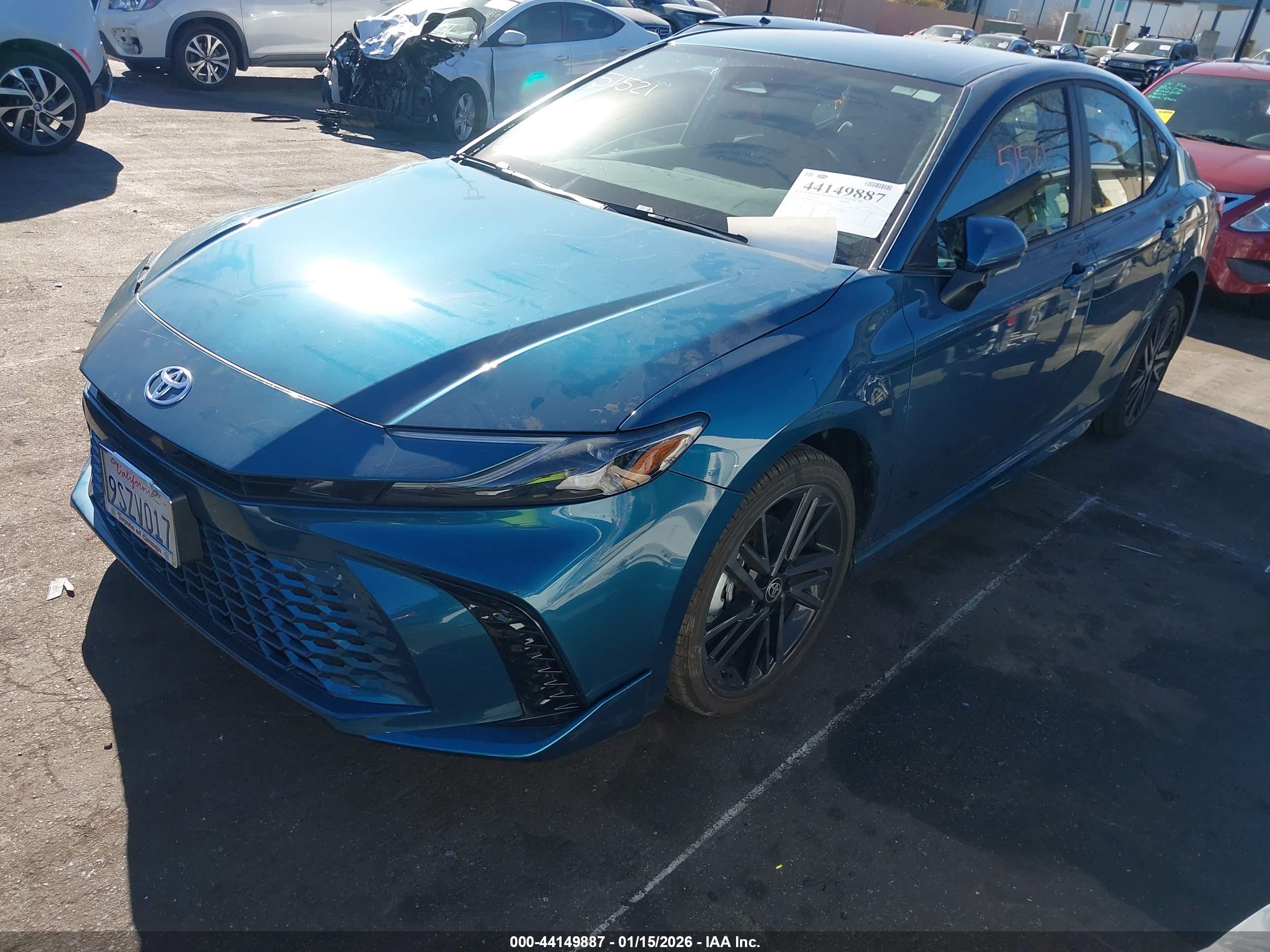 TOYOTA CAMRY image 2