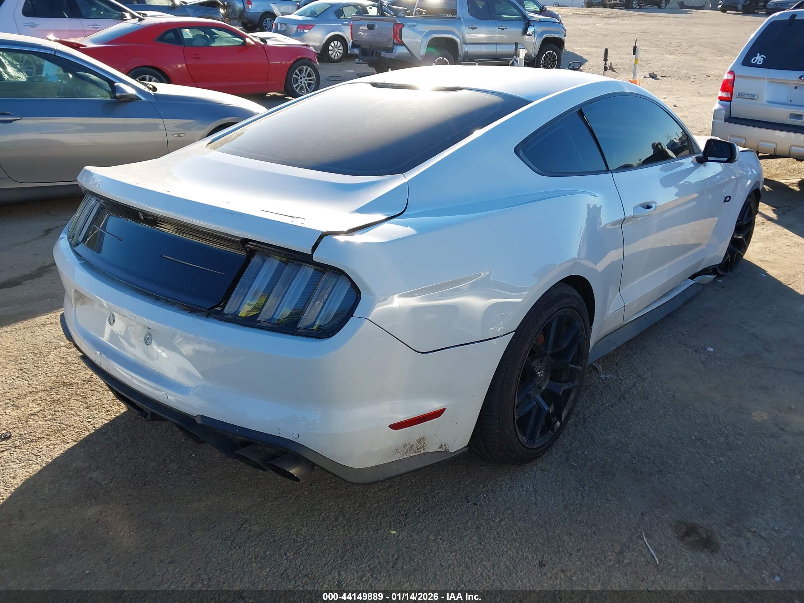 FORD MUSTANG image 4