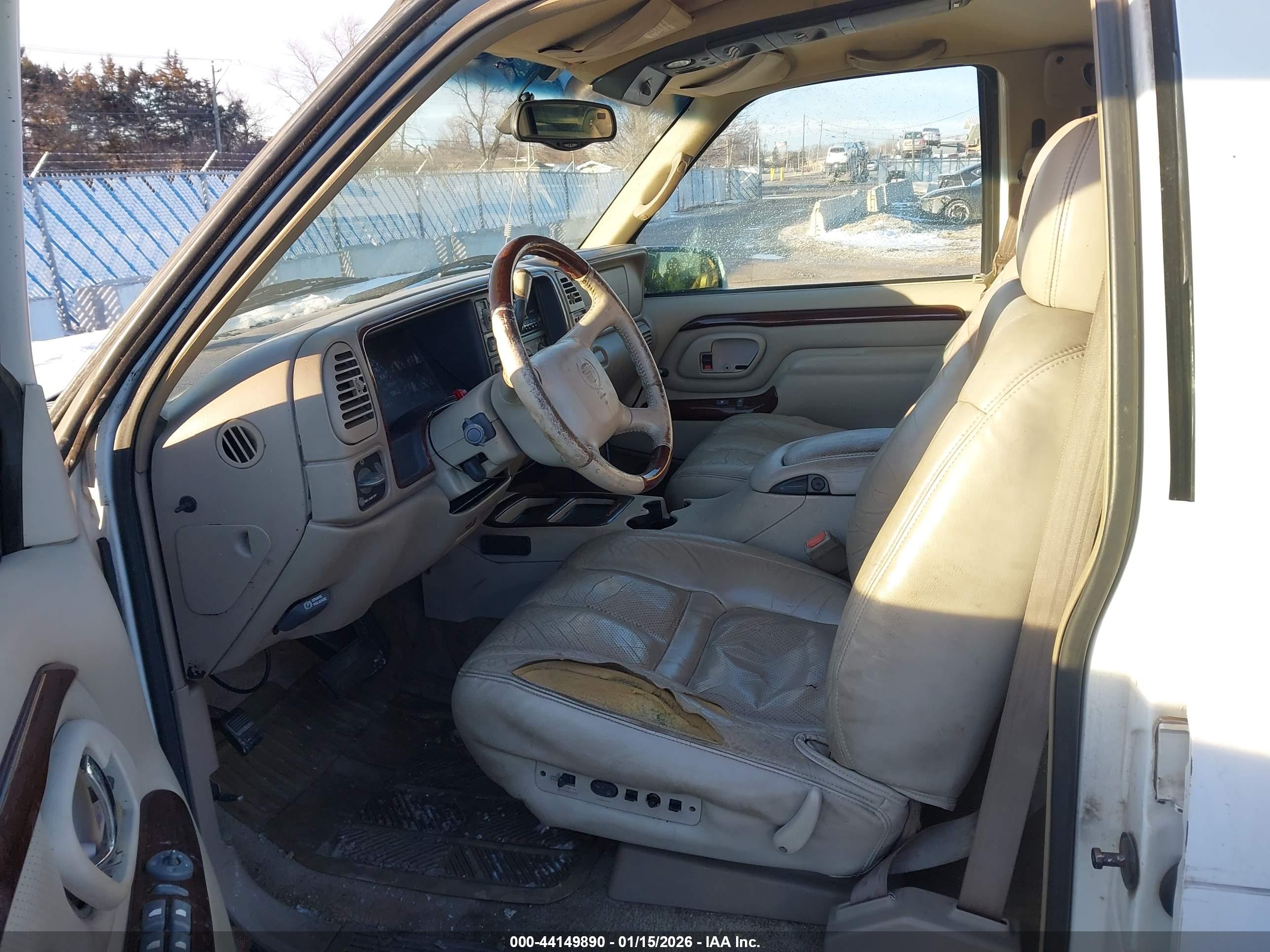 CADILLAC ESCALADE image 5