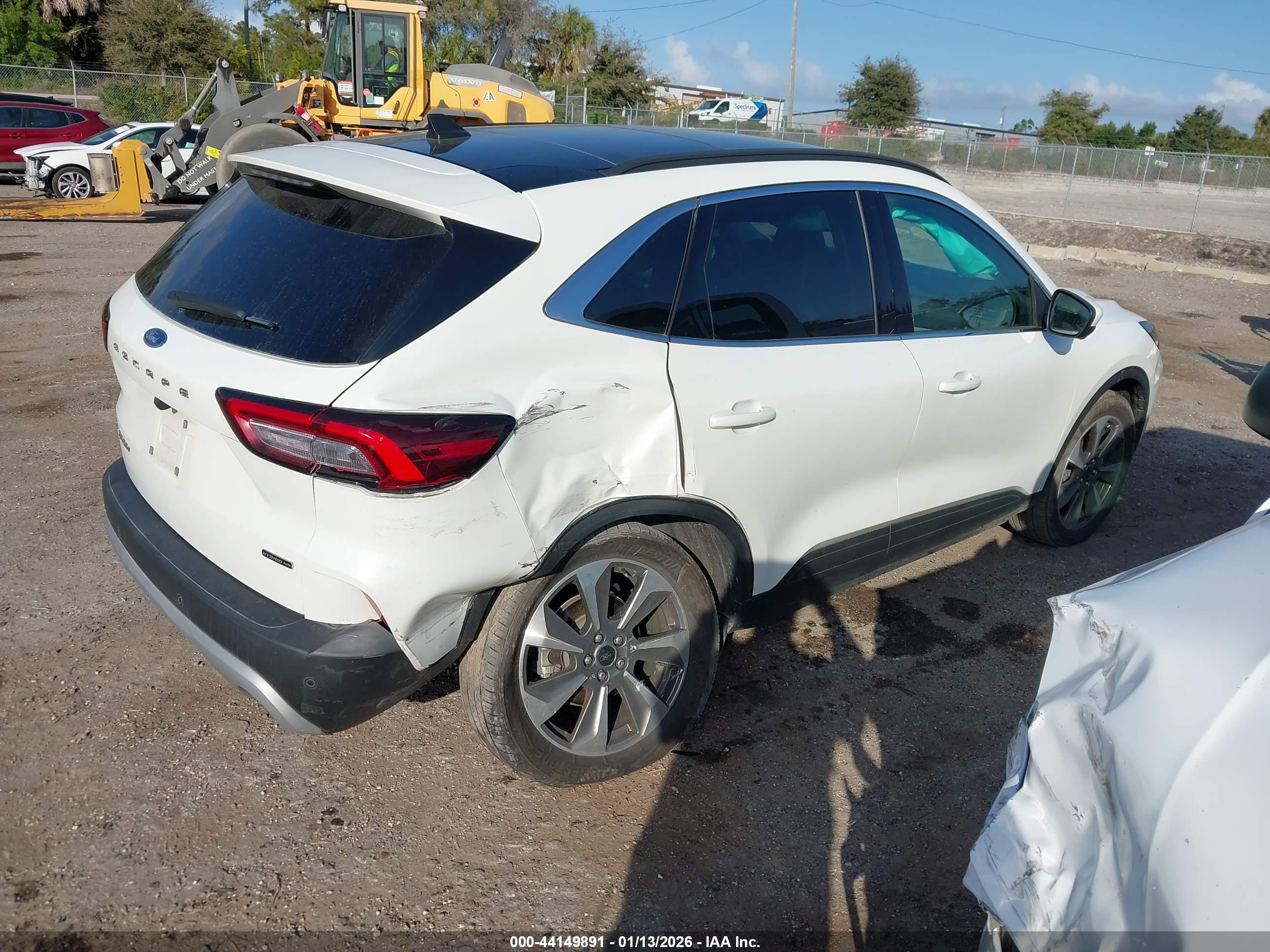 FORD ESCAPE image 4