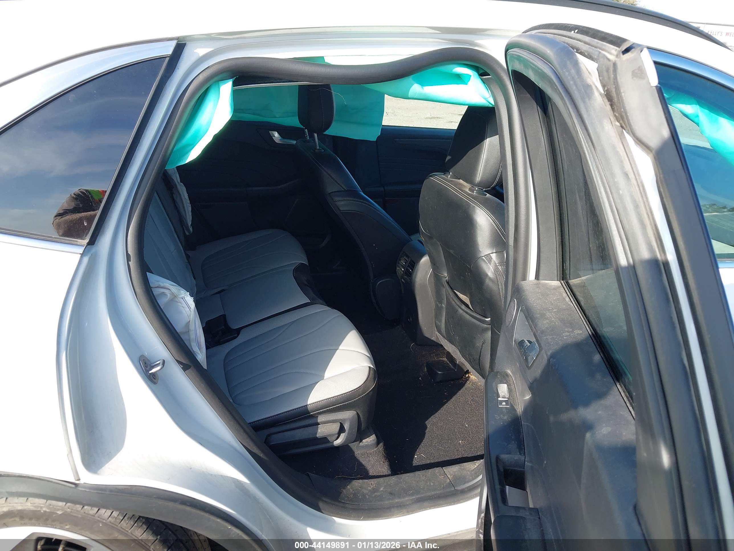 FORD ESCAPE image 8