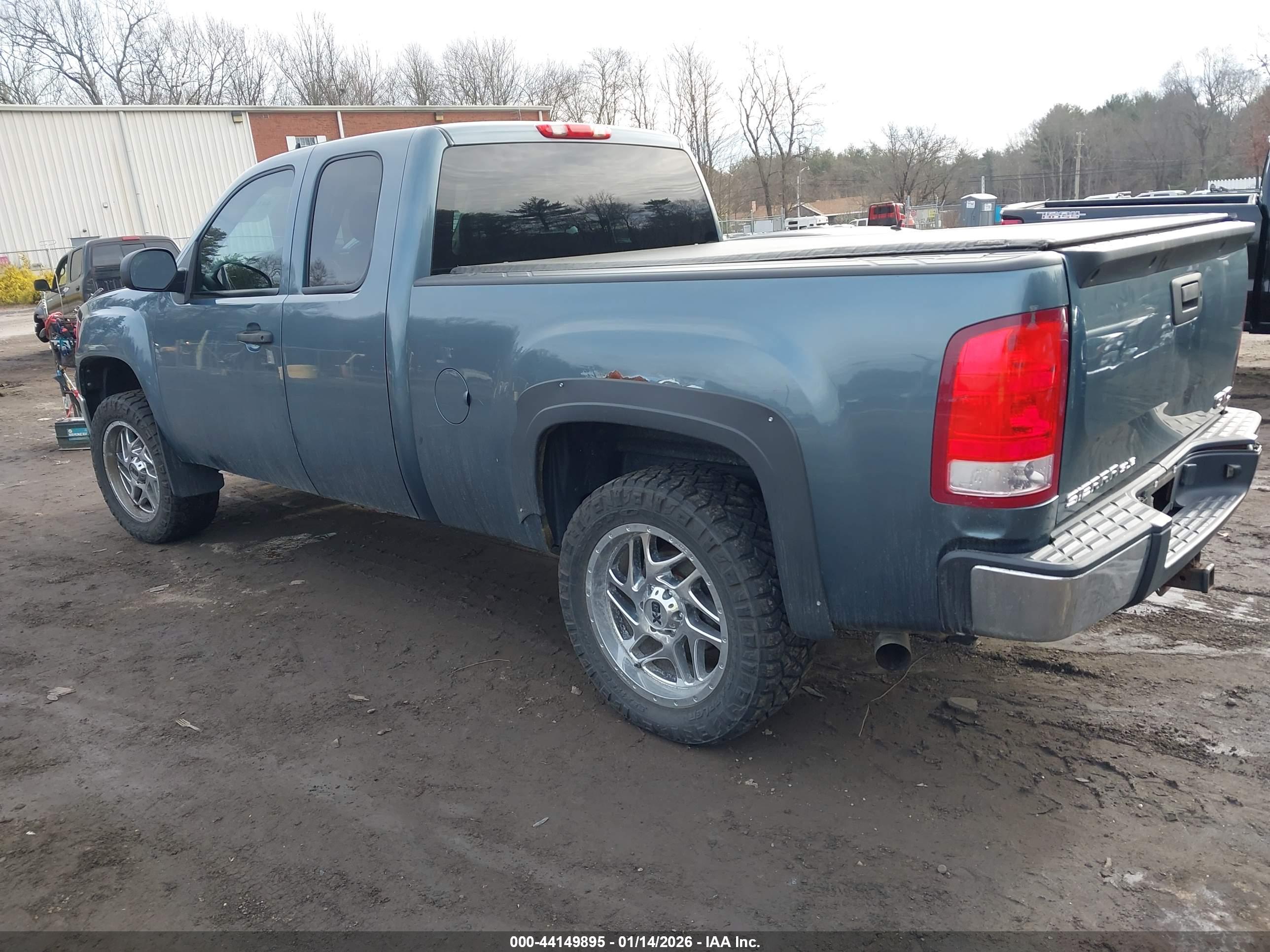 GMC SIERRA image 3