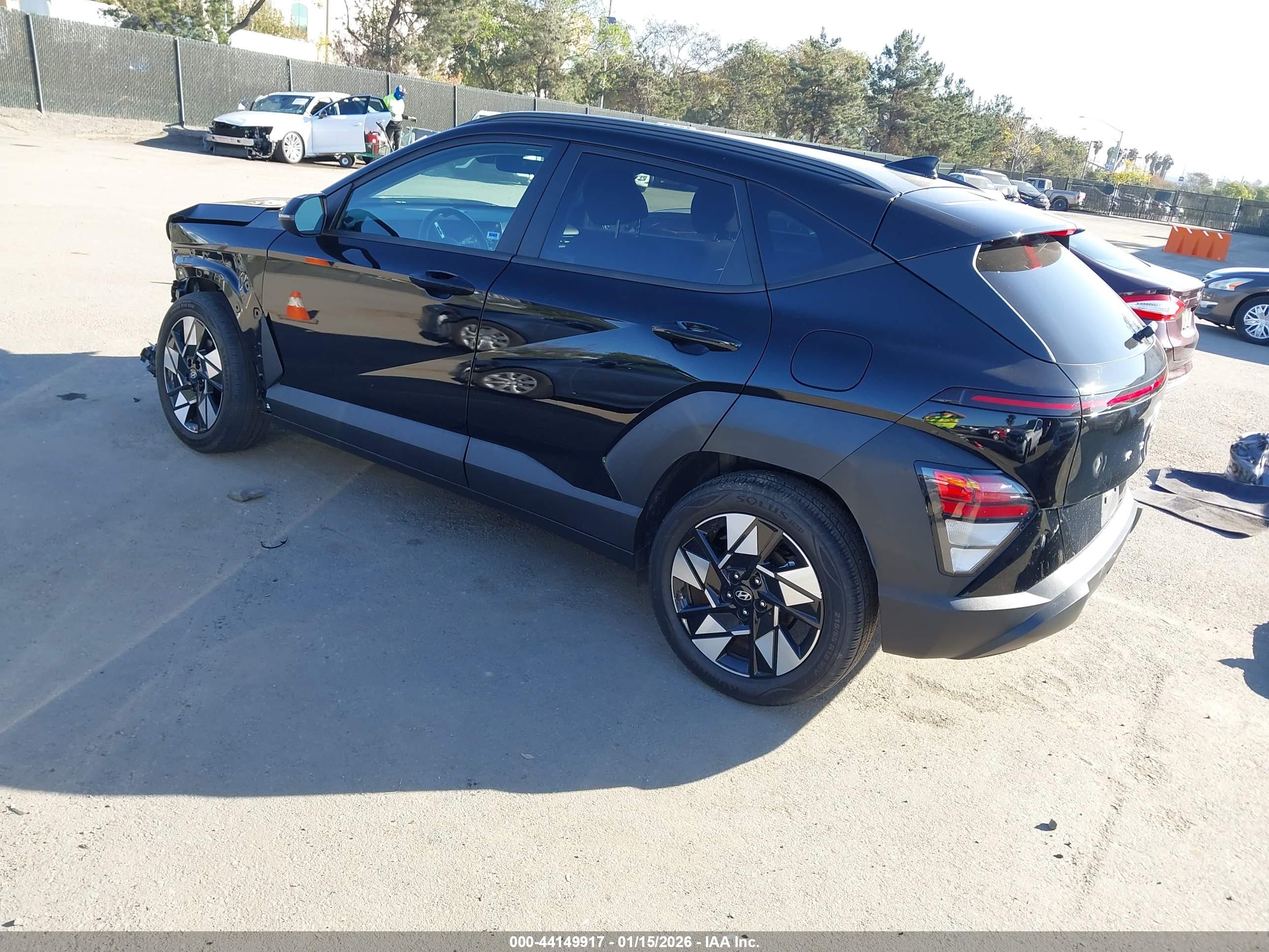 HYUNDAI KONA image 3