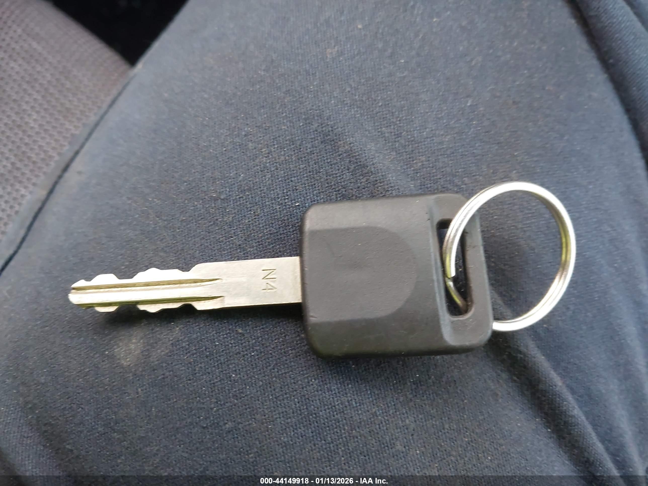NISSAN VERSA image 11