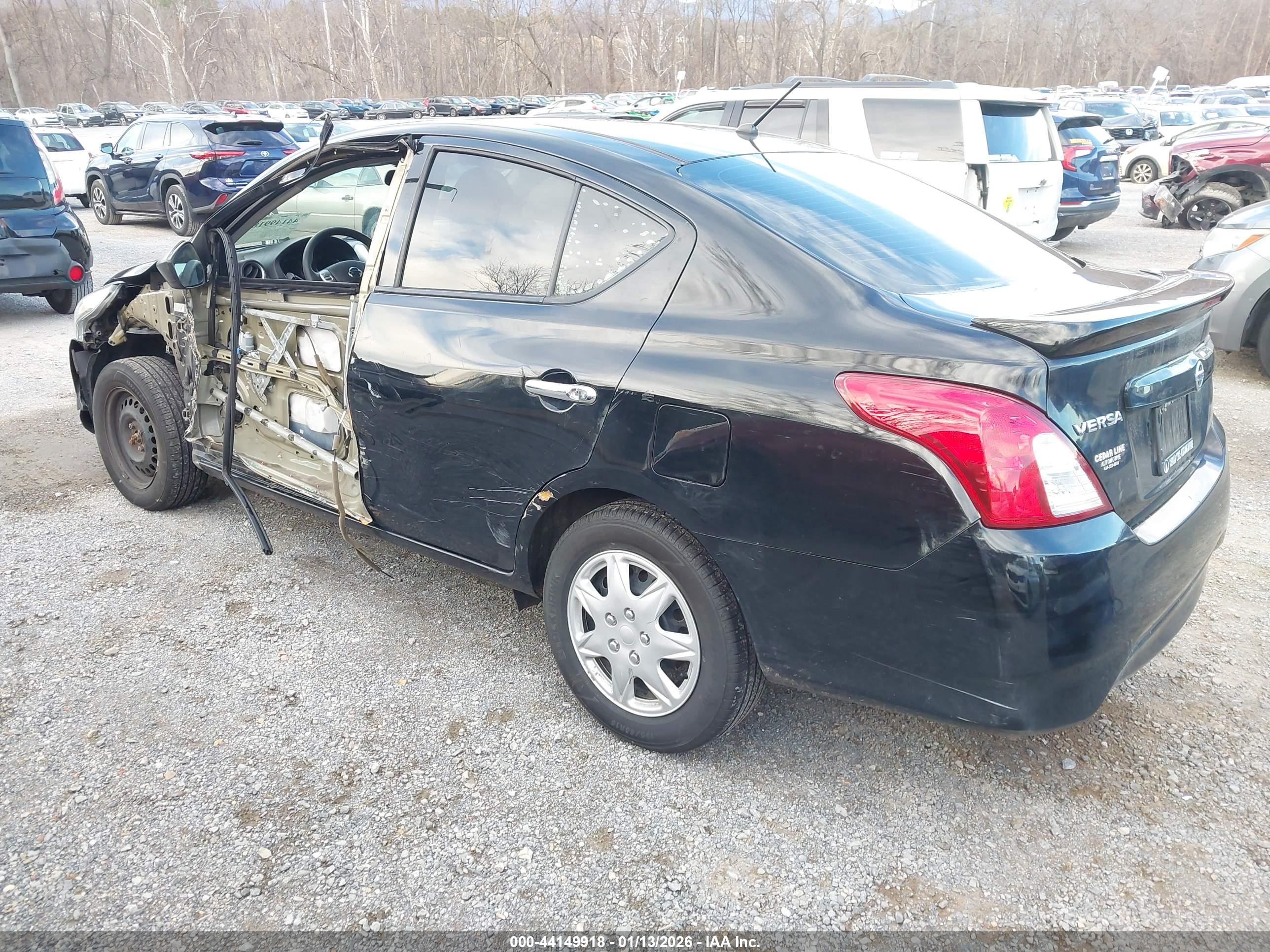 NISSAN VERSA image 3