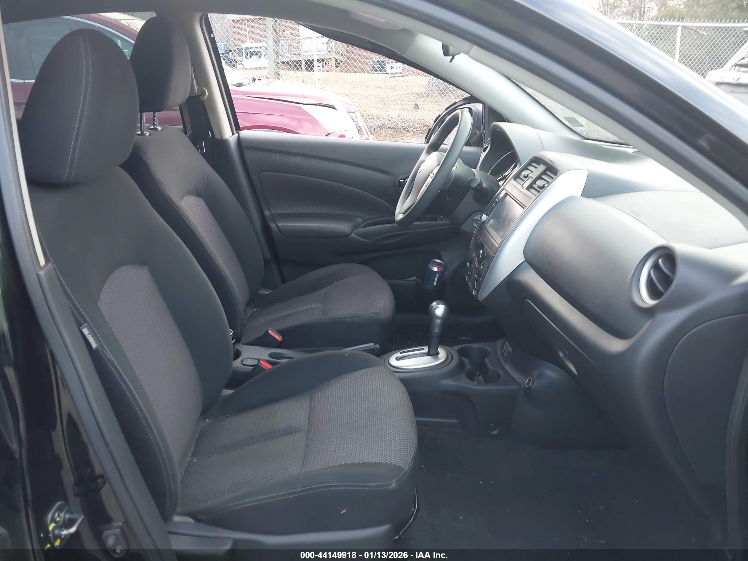 NISSAN VERSA image 5