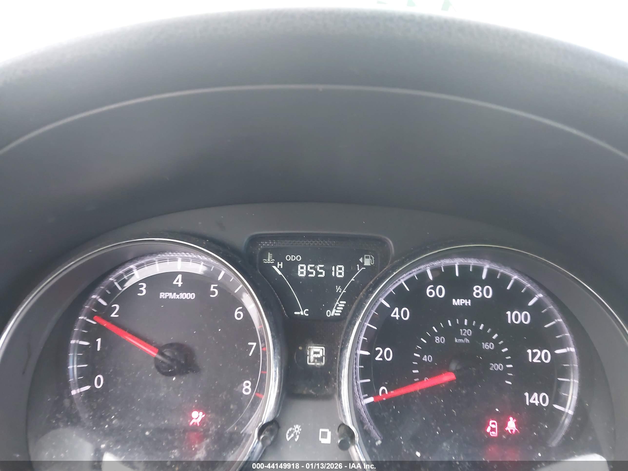 NISSAN VERSA image 7