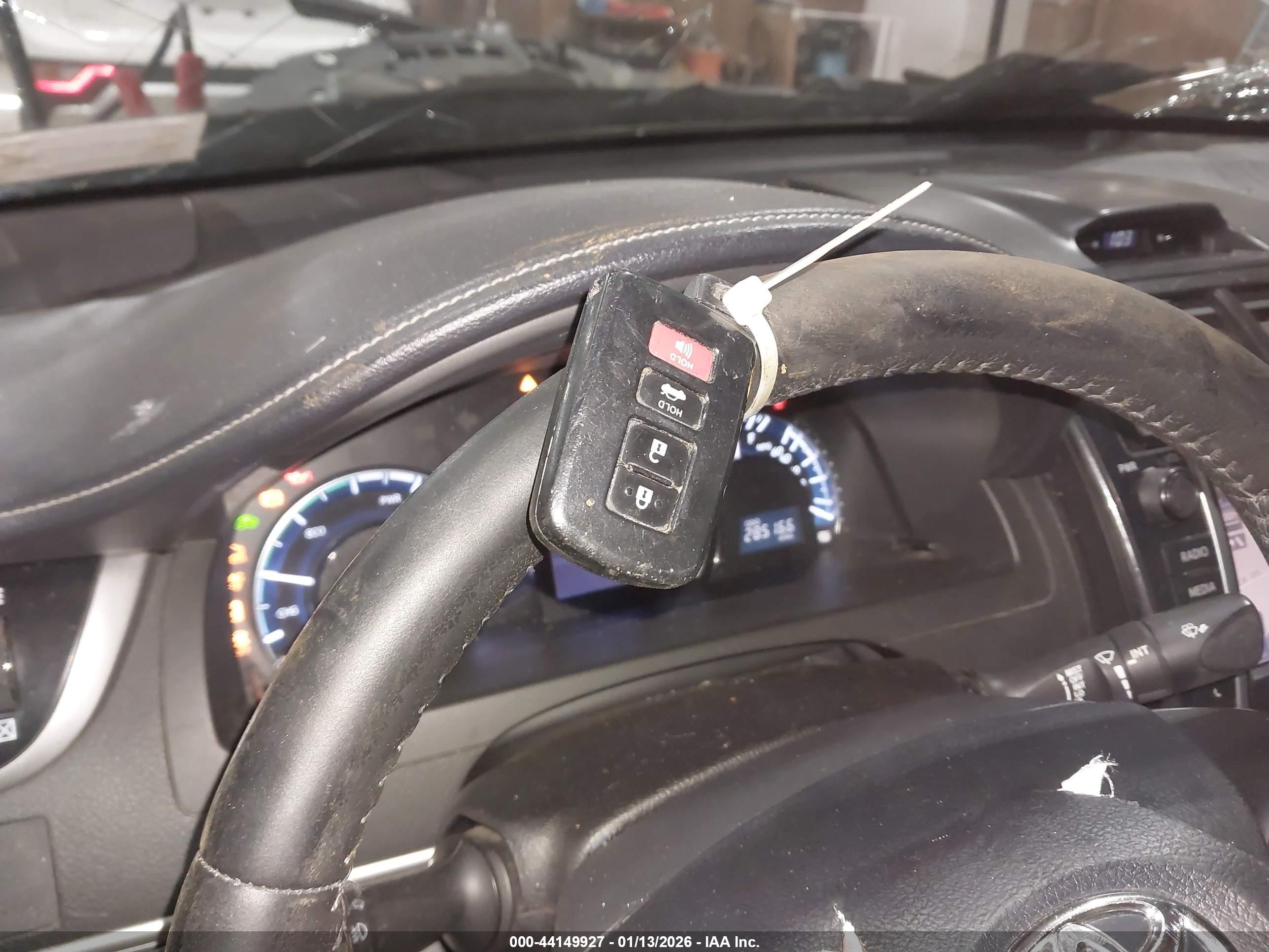 TOYOTA CAMRY image 11