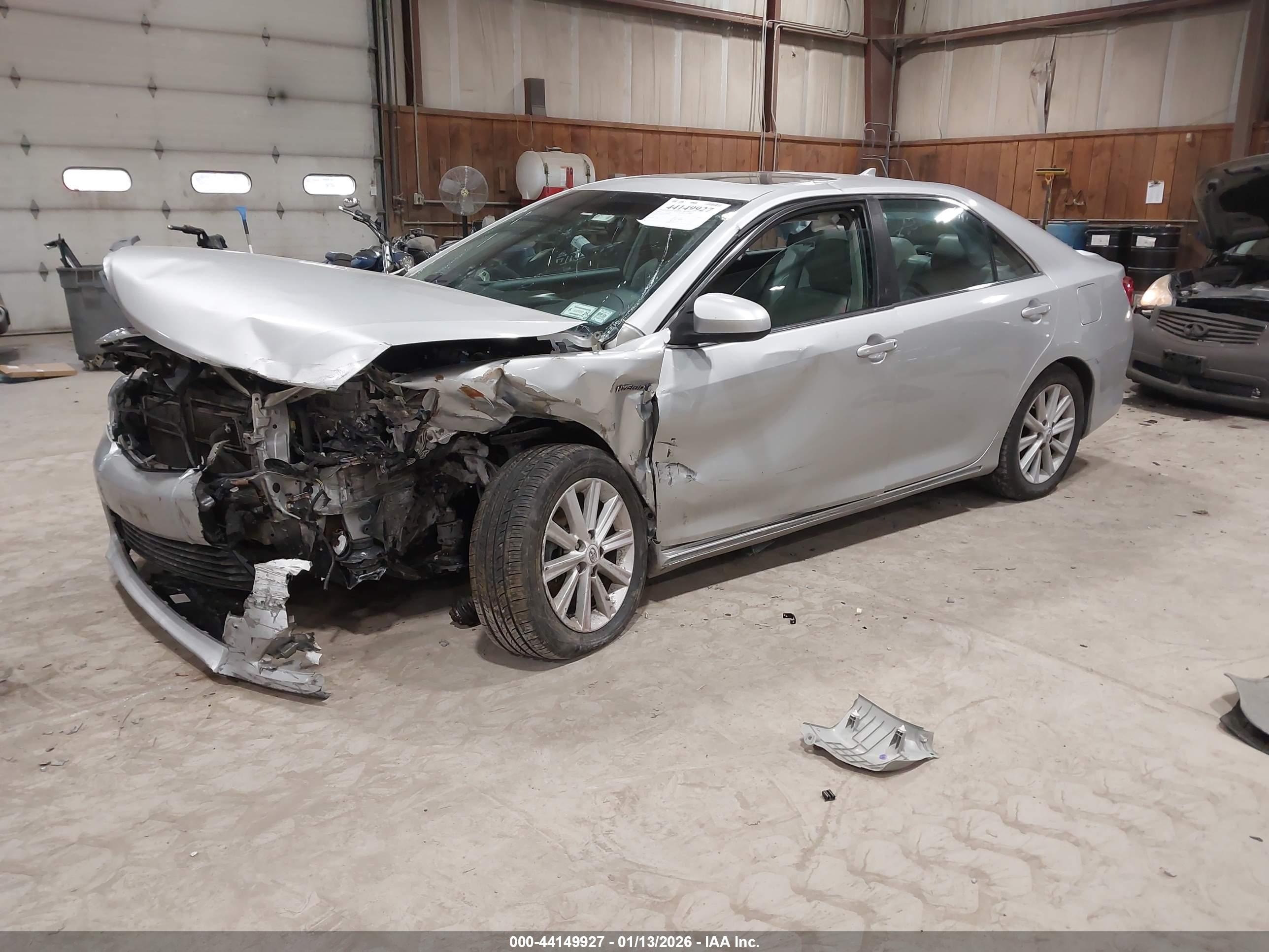 TOYOTA CAMRY image 2