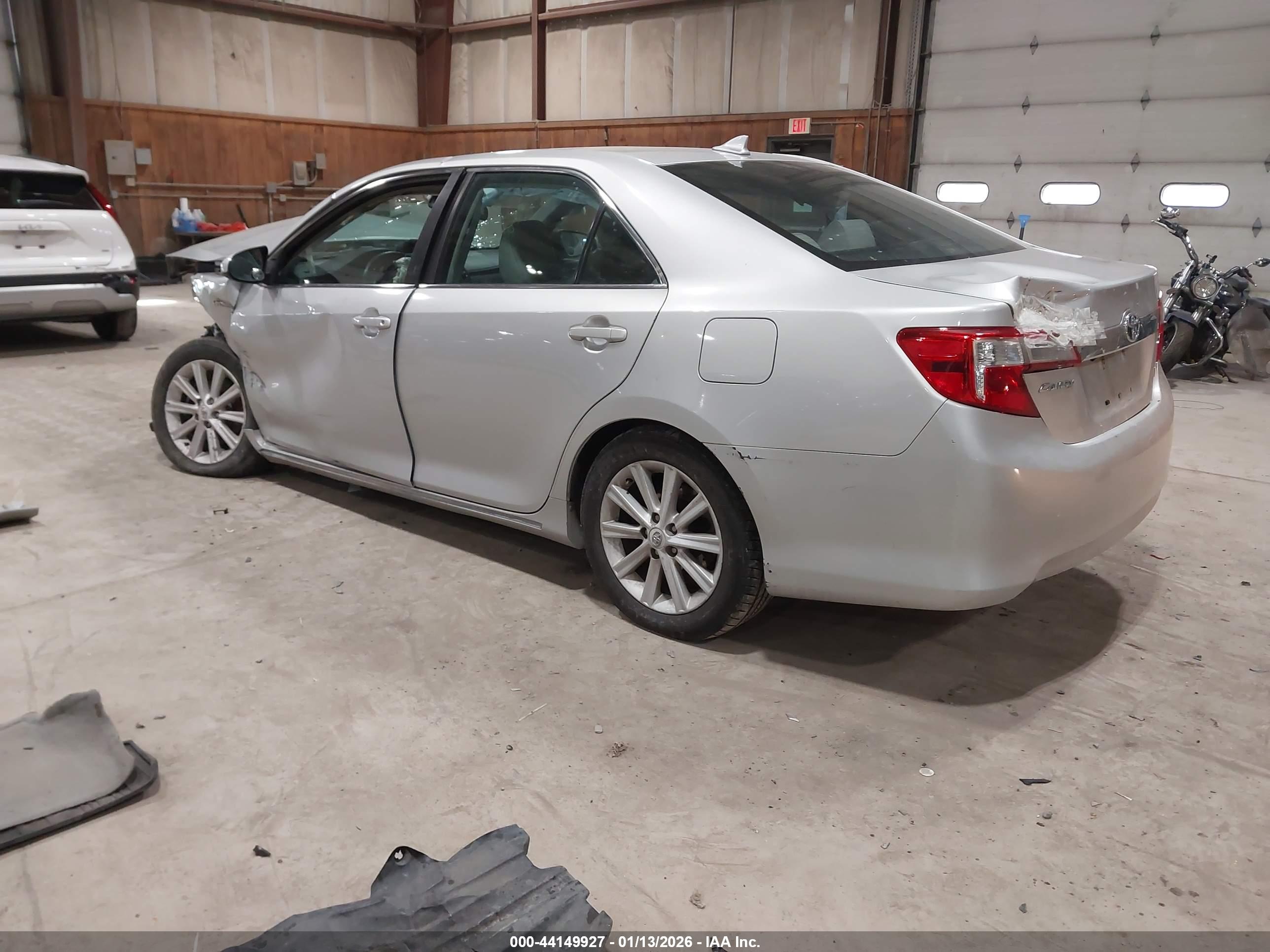 TOYOTA CAMRY image 3