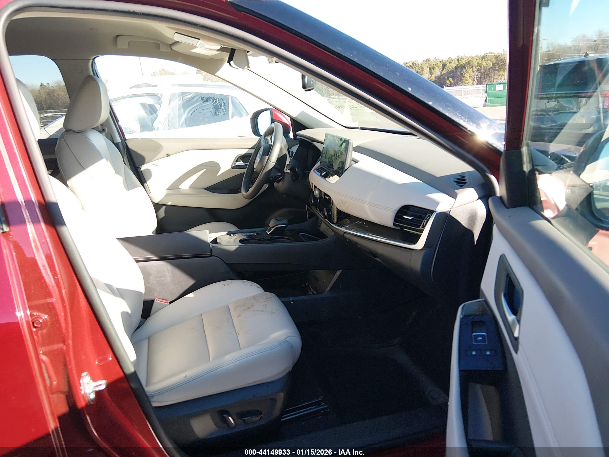 NISSAN ROGUE image 5