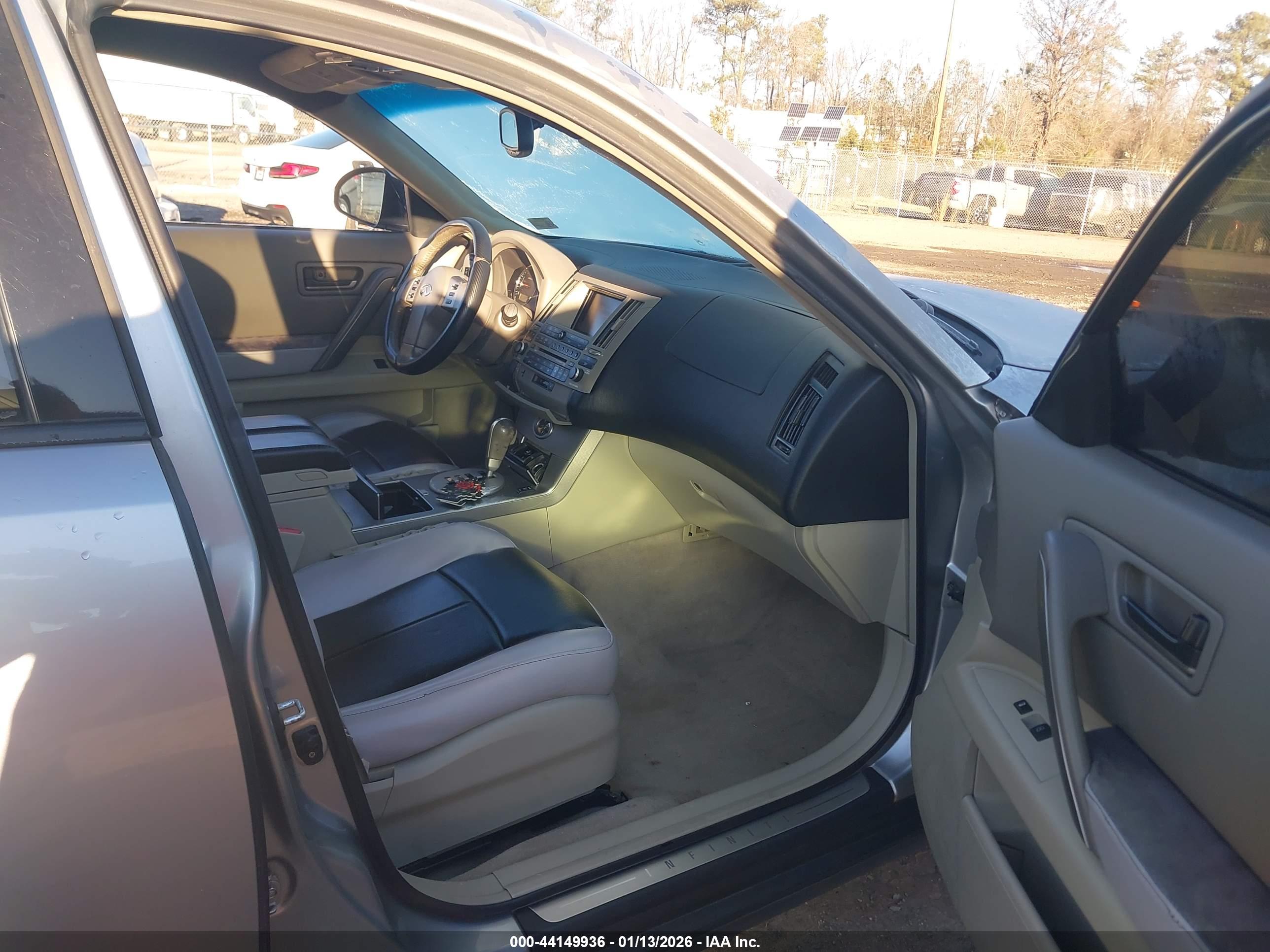 INFINITI FX35 image 5