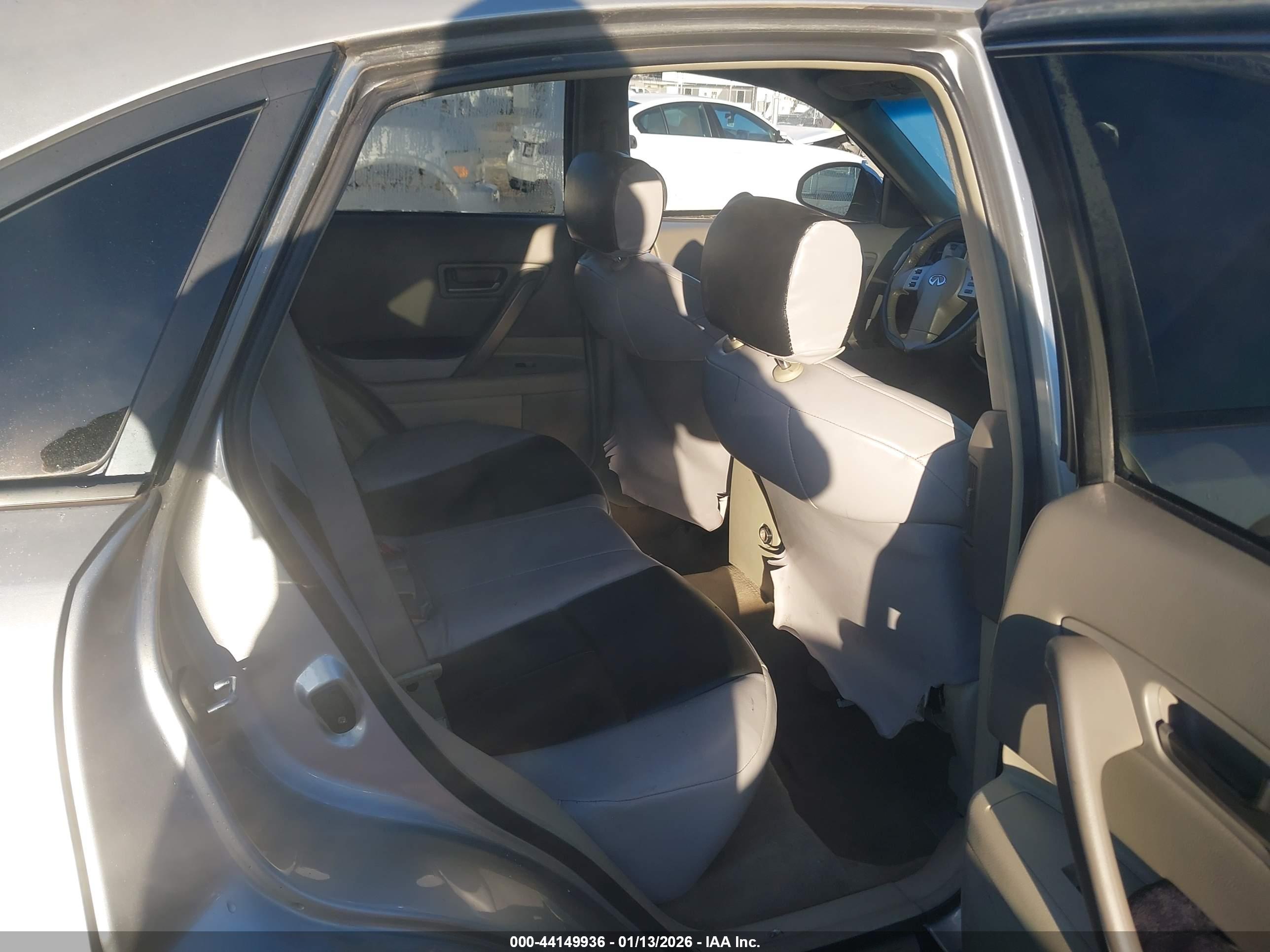 INFINITI FX35 image 8