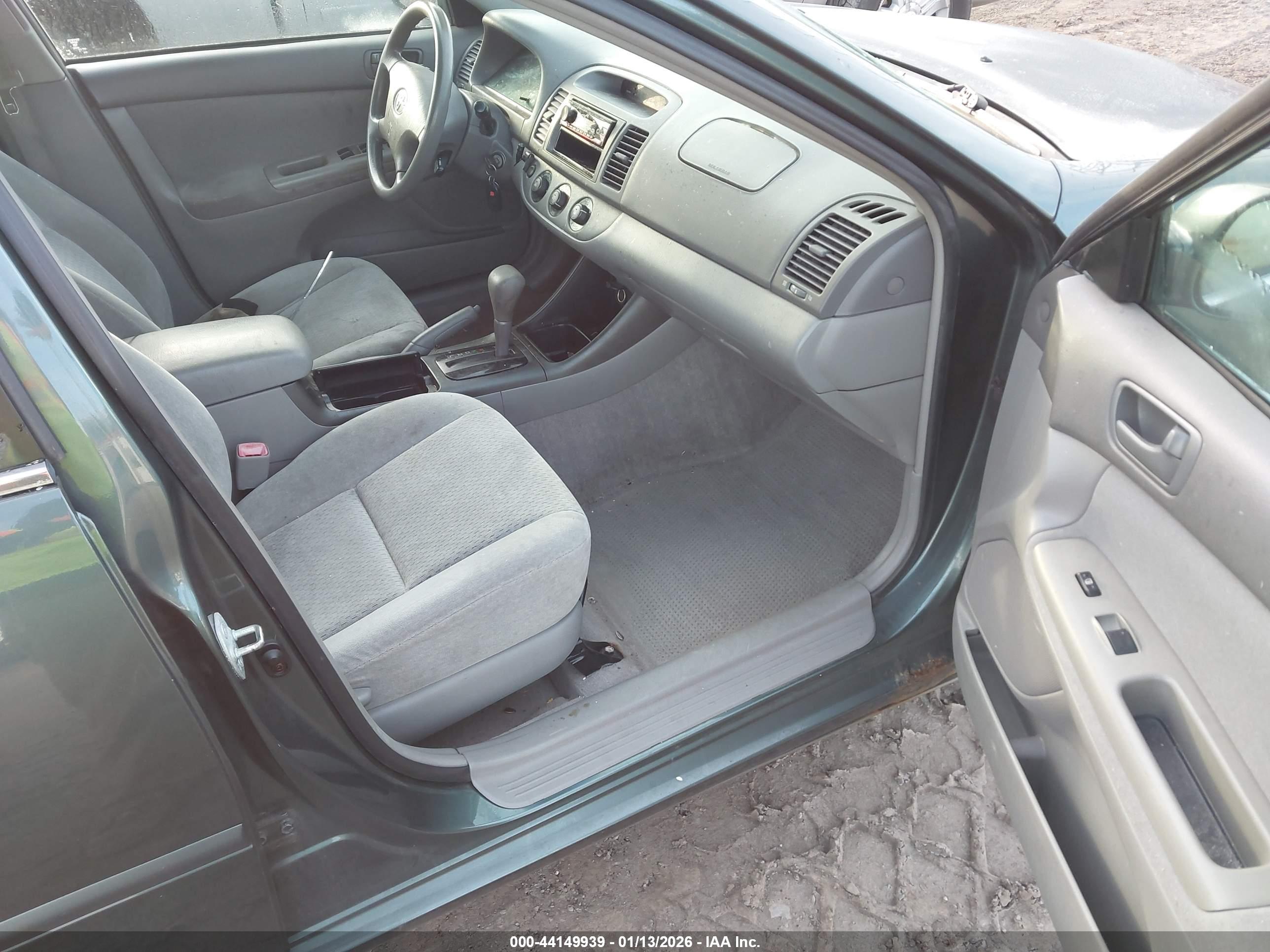 TOYOTA CAMRY image 5