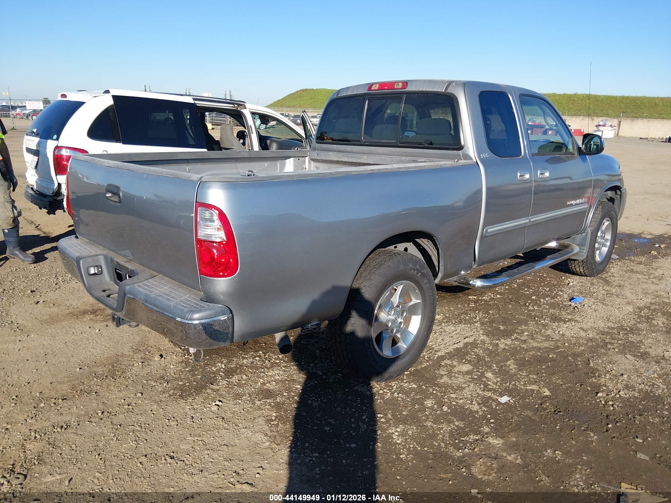 TOYOTA TUNDRA image 4