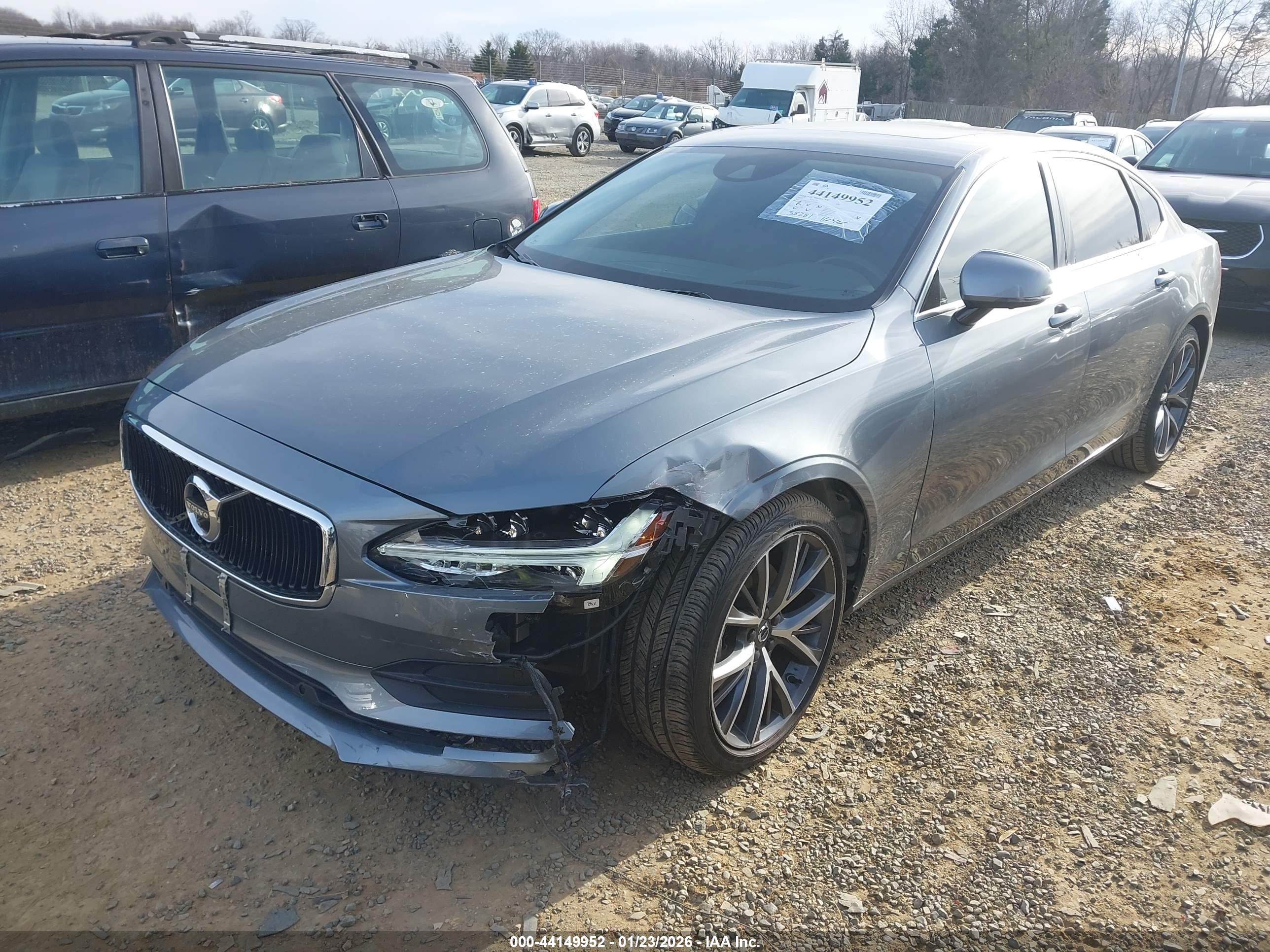VOLVO S90 image 2