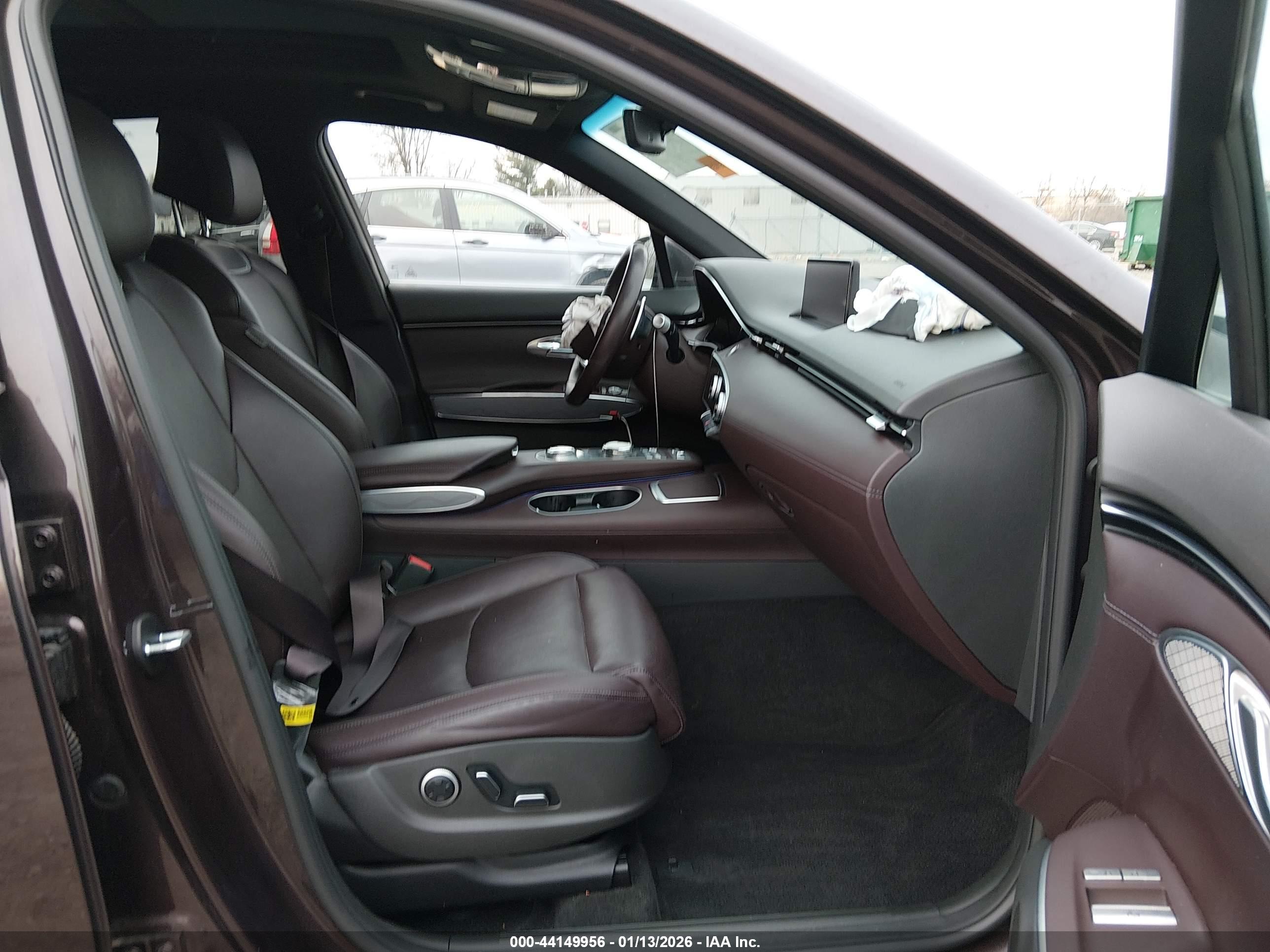 GENESIS GV70 image 5