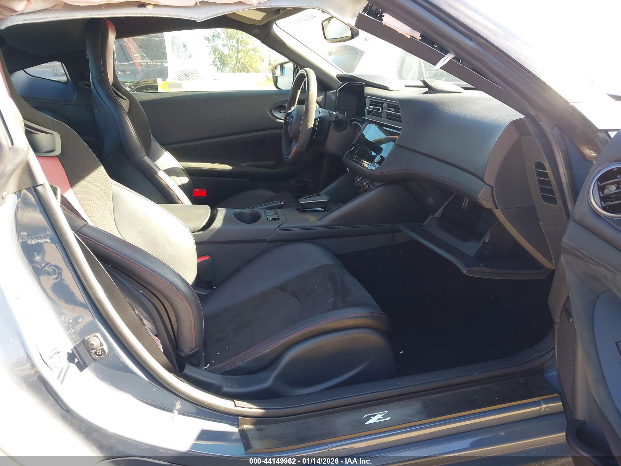 NISSAN Z image 5