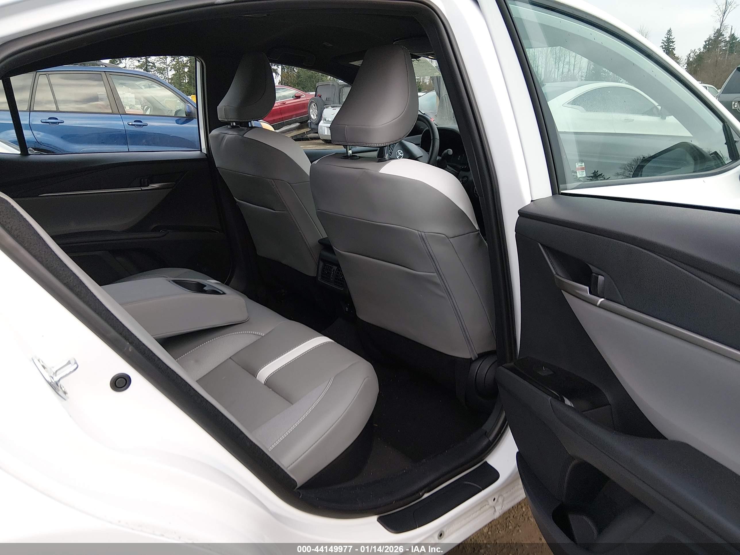 TOYOTA CAMRY image 8