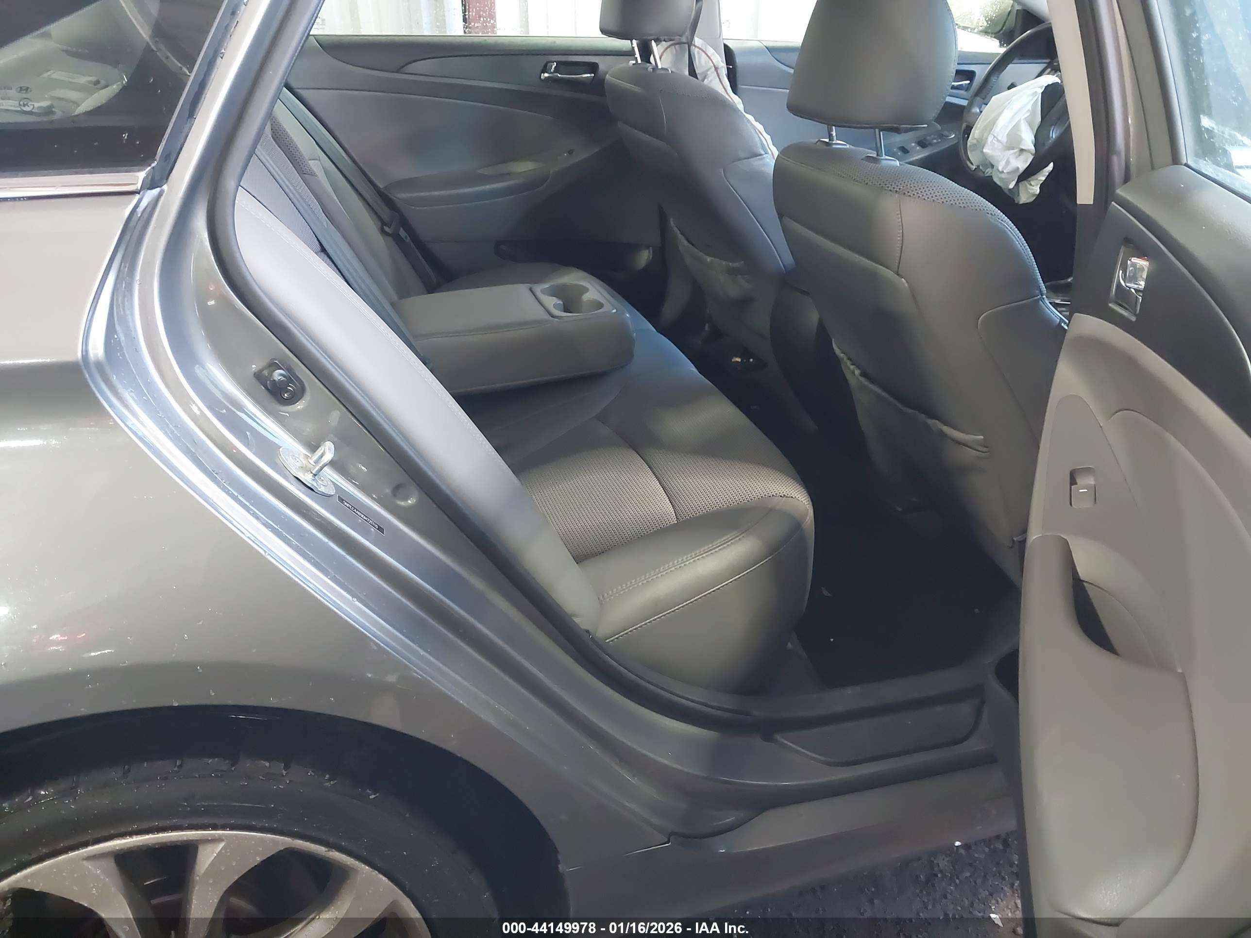 HYUNDAI SONATA image 8