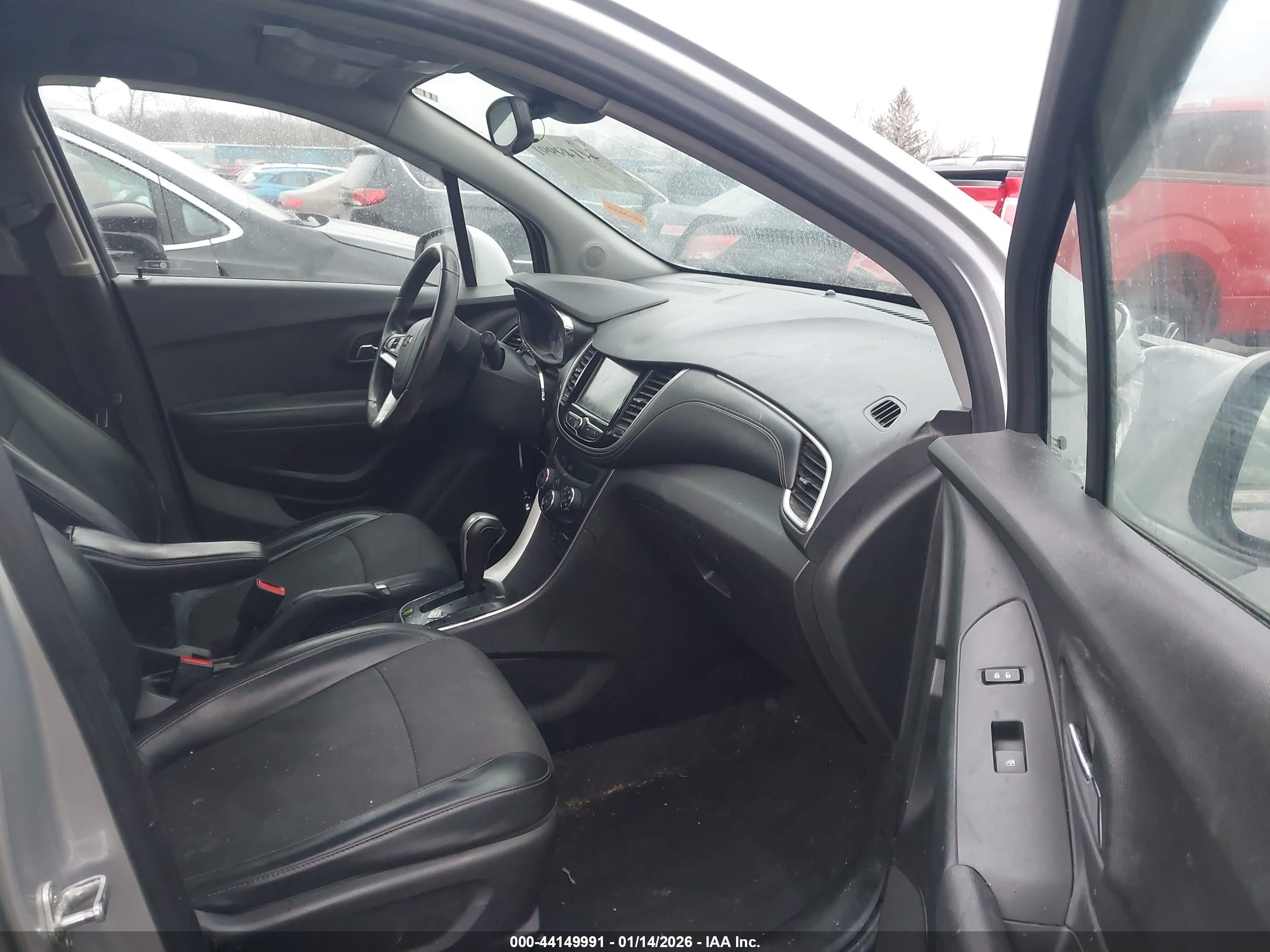 CHEVROLET TRAX image 5