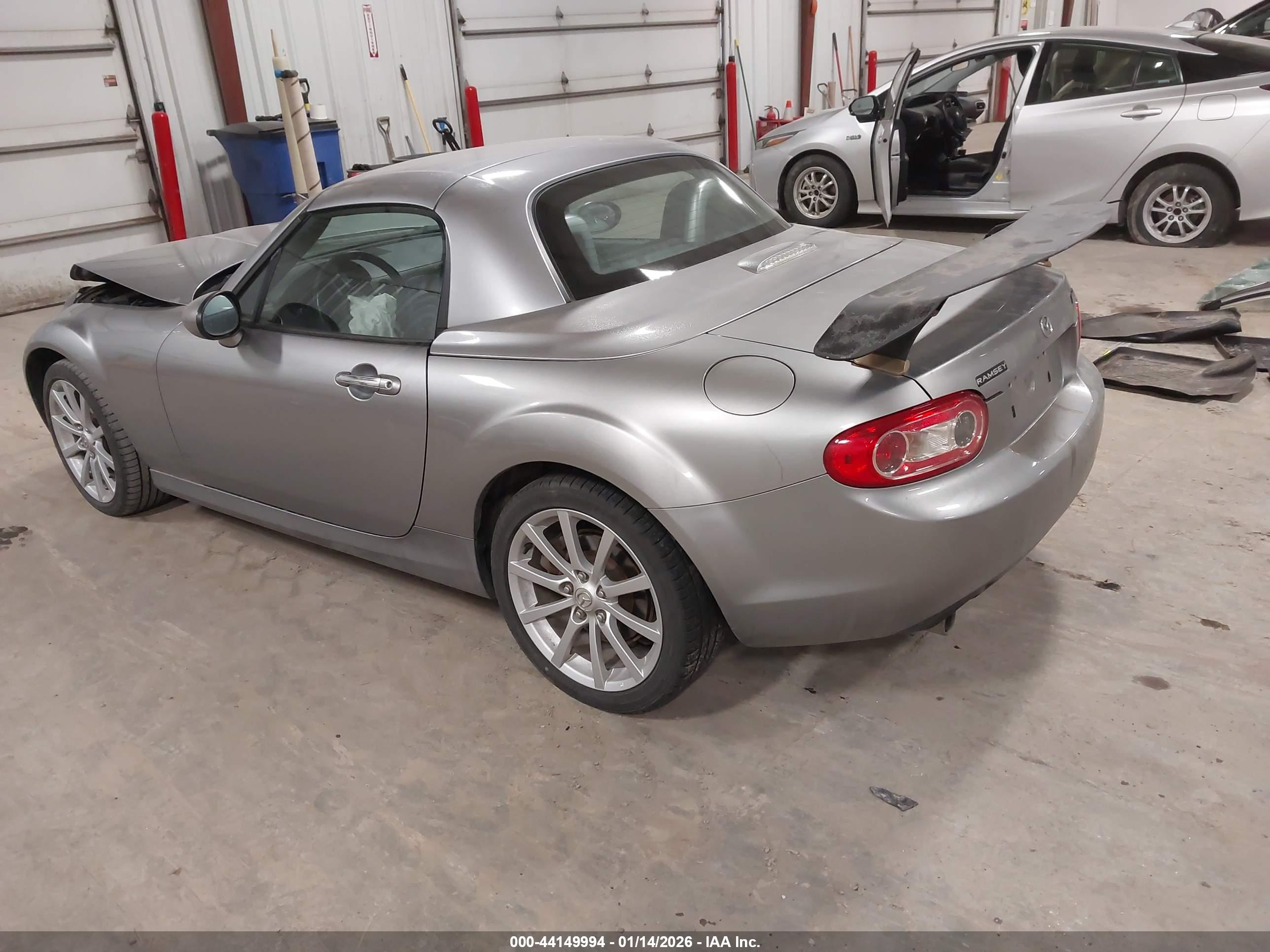MAZDA MX-5 image 3