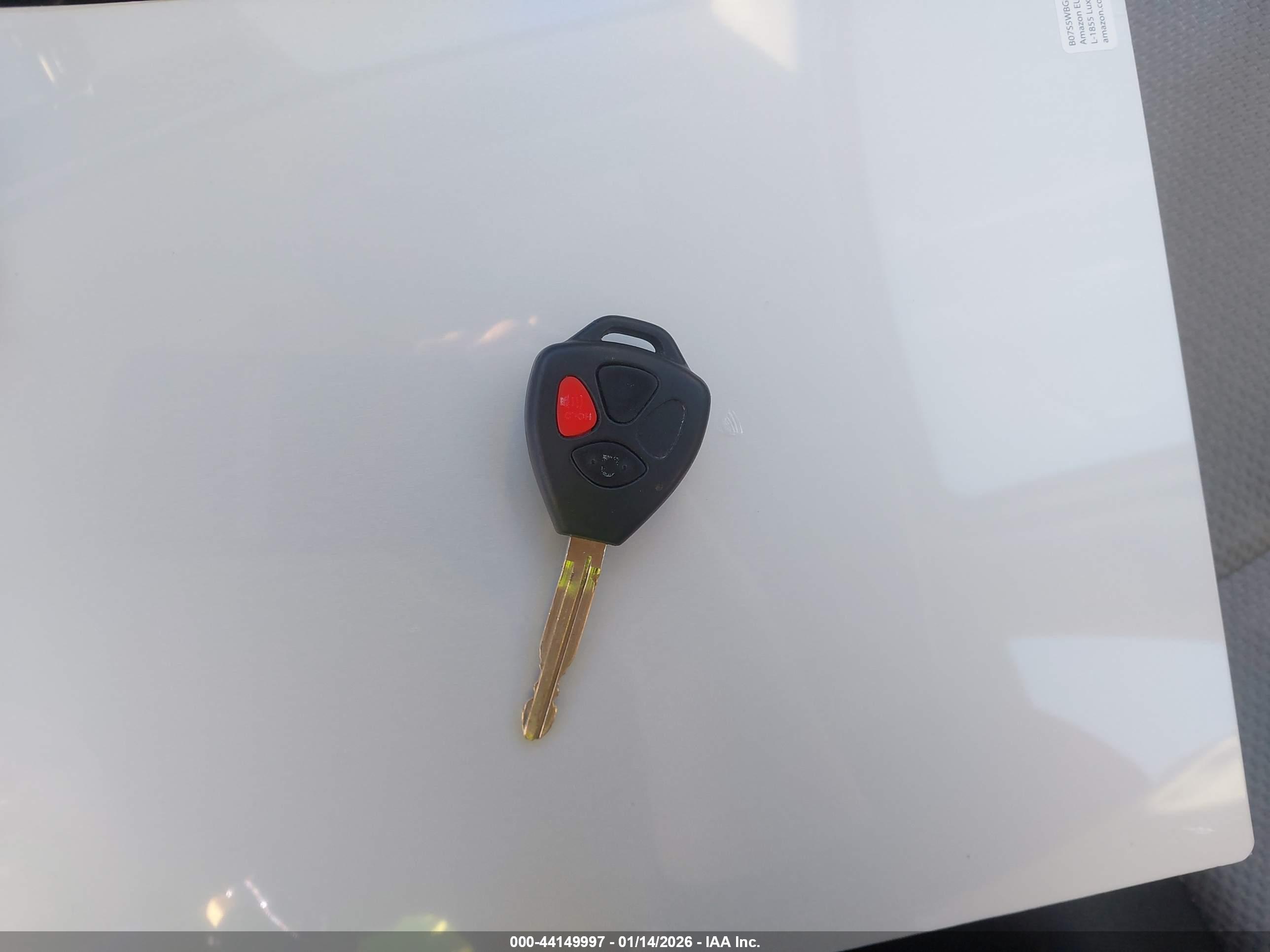 TOYOTA YARIS image 11