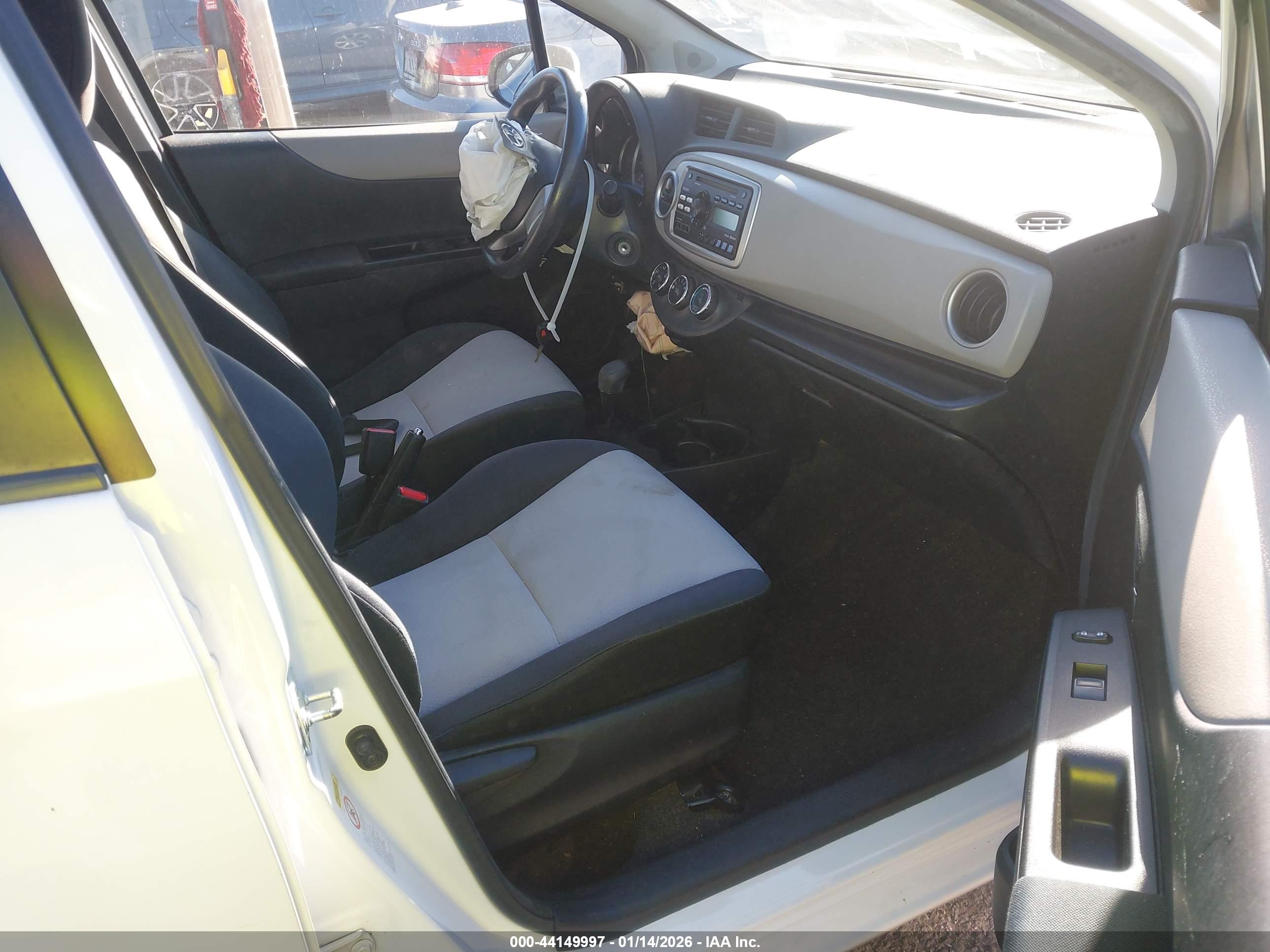 TOYOTA YARIS image 5