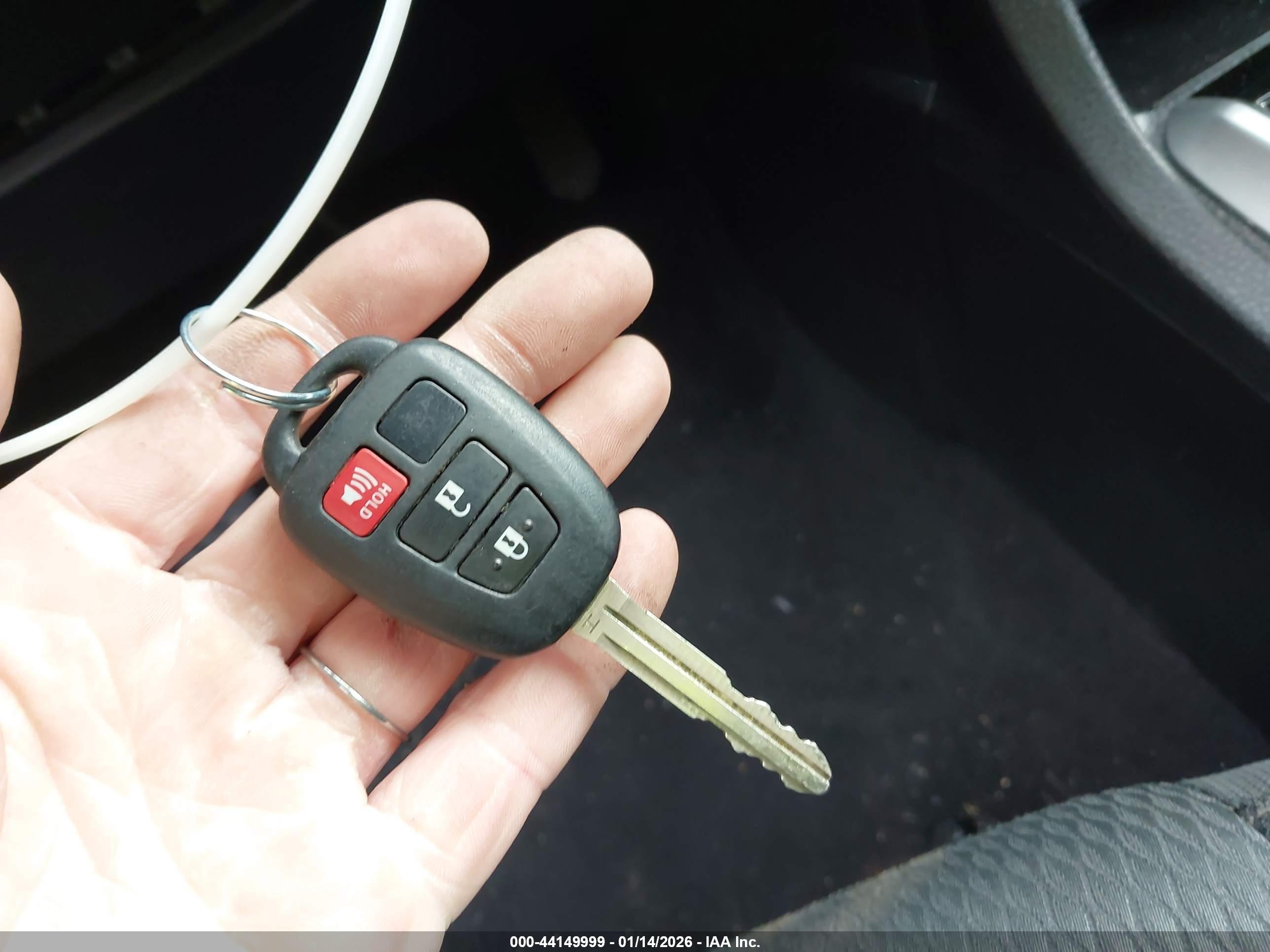 TOYOTA COROLLA image 11