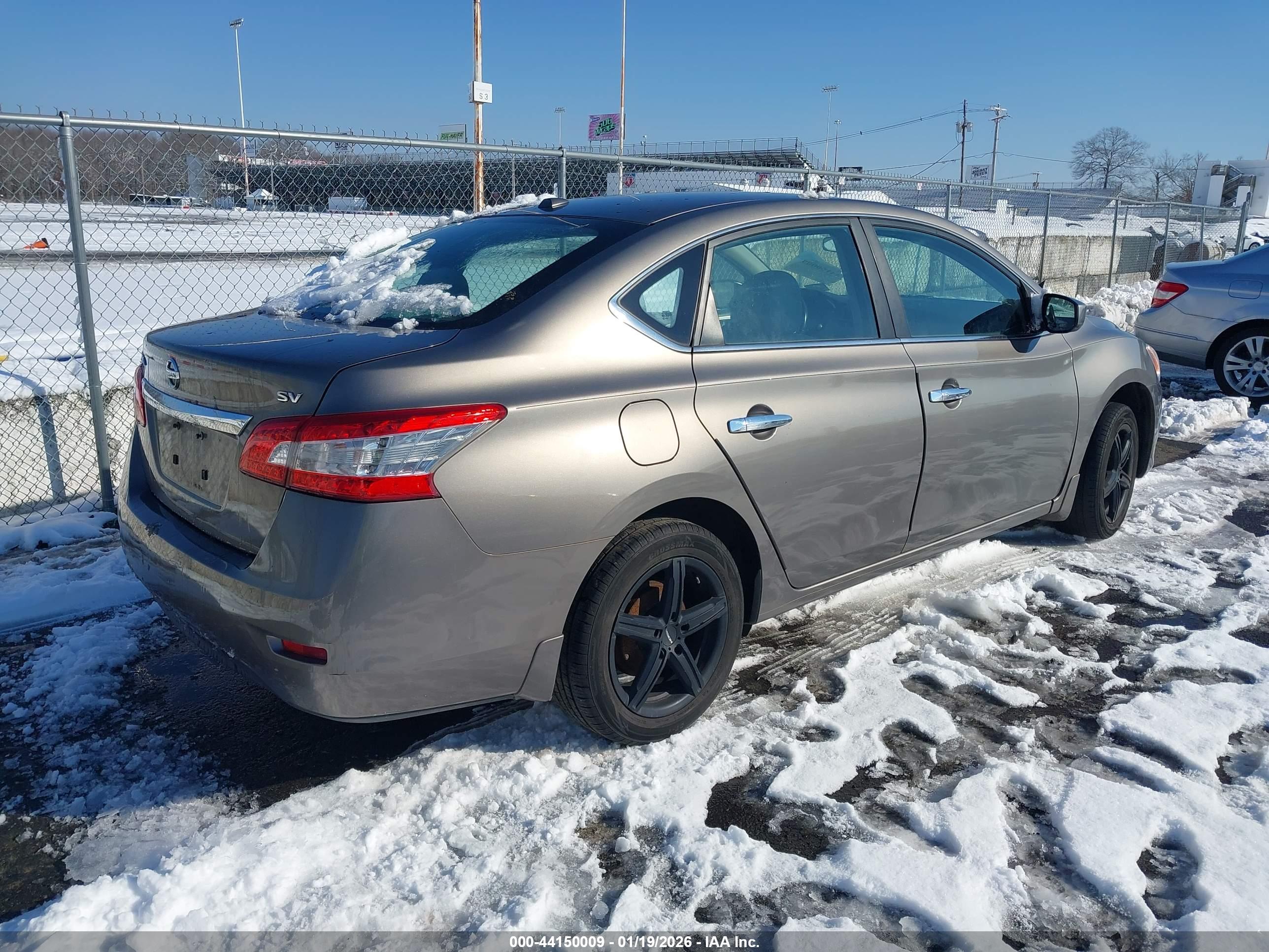 NISSAN SENTRA image 4