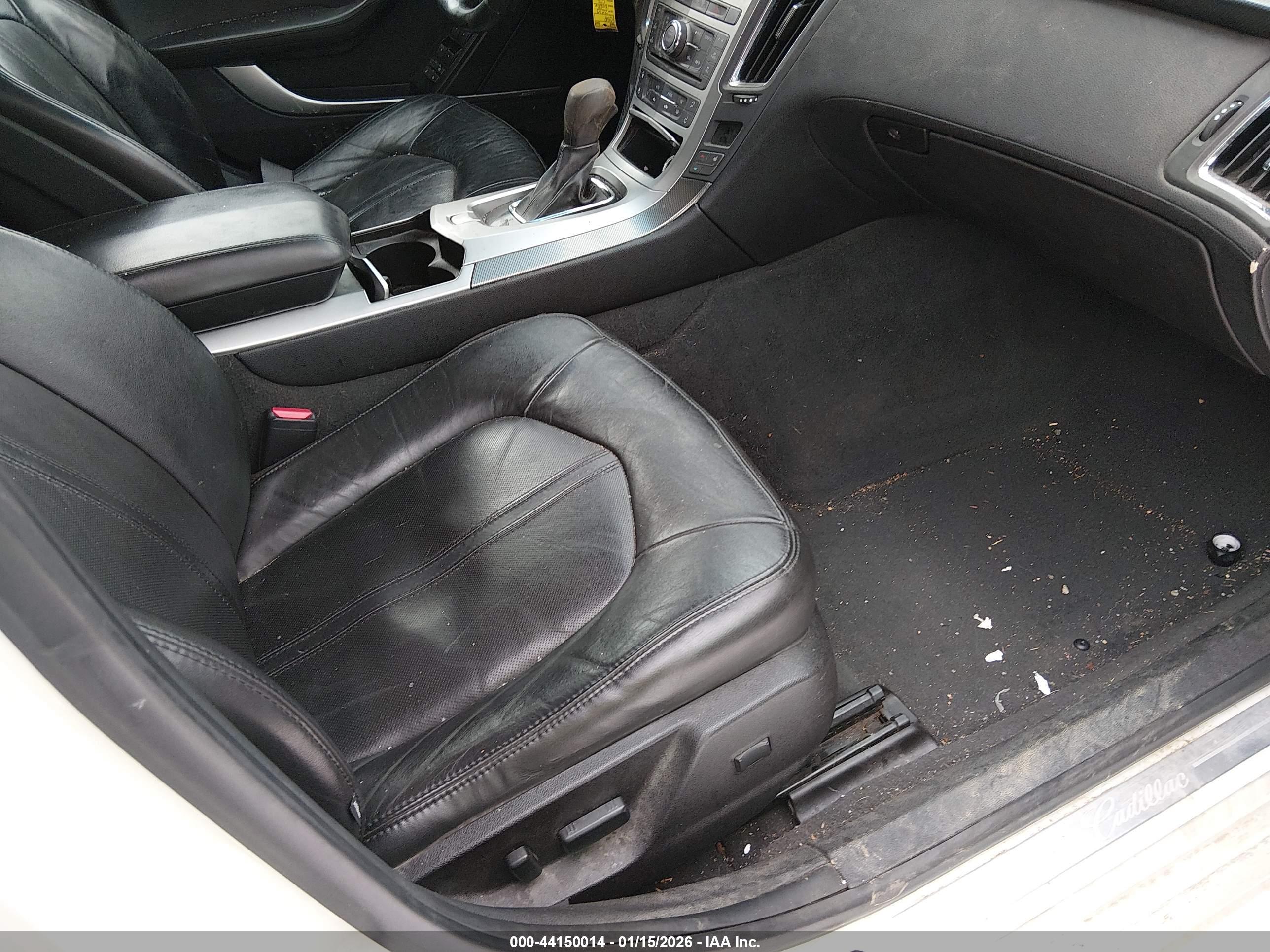 CADILLAC CTS image 5