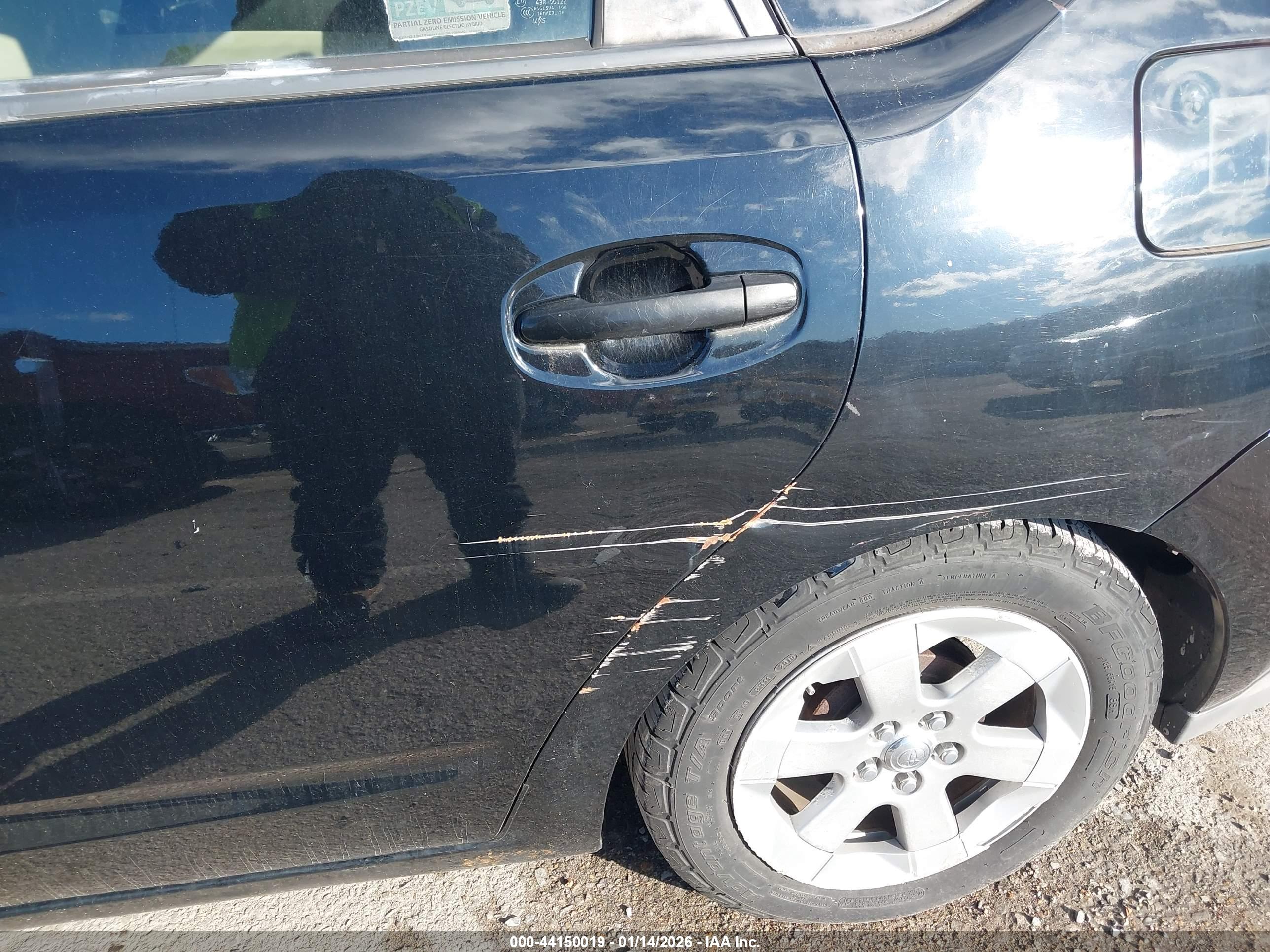 TOYOTA PRIUS image 6