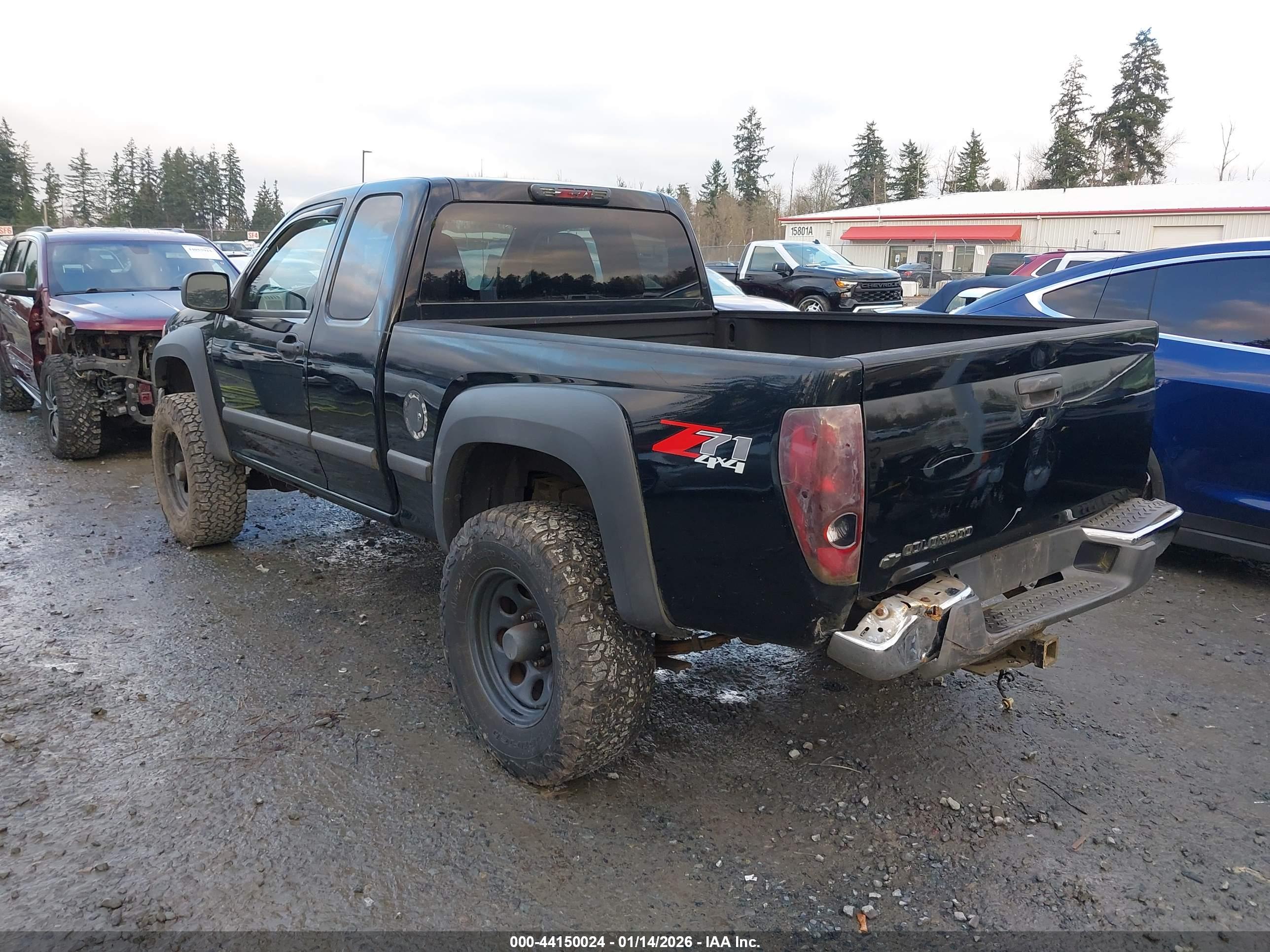 CHEVROLET COLORADO image 3