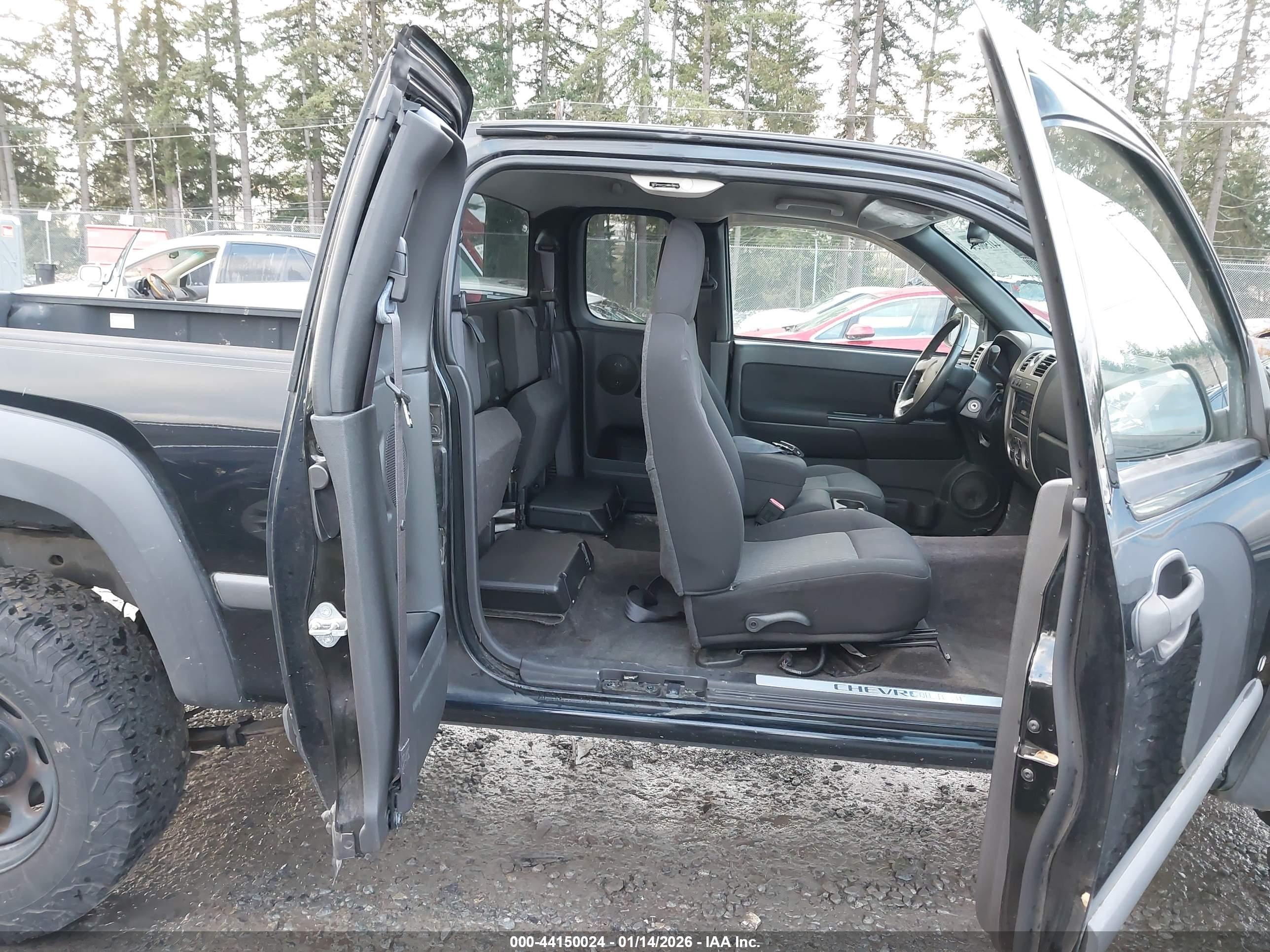 CHEVROLET COLORADO image 8