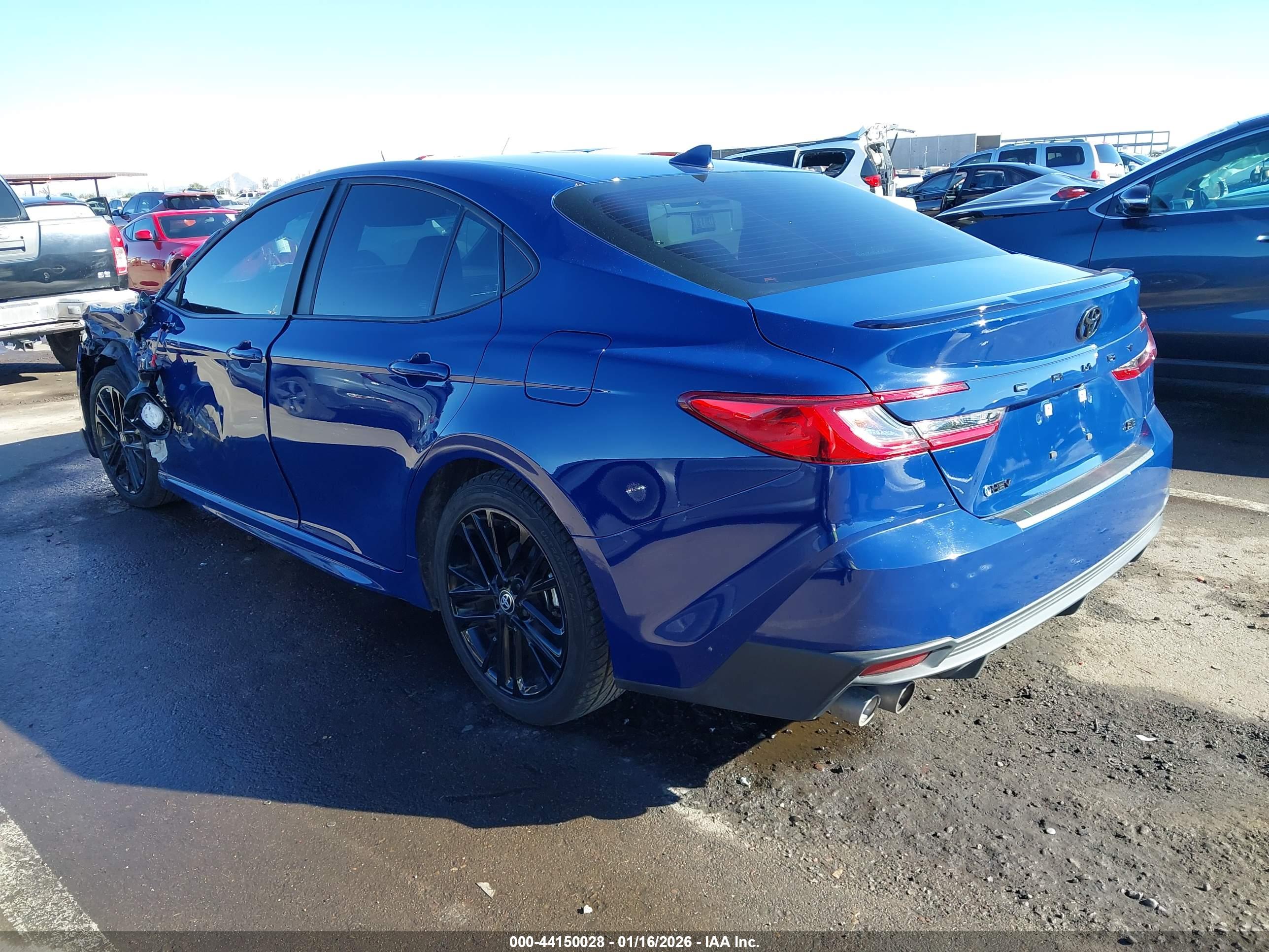 TOYOTA CAMRY image 3