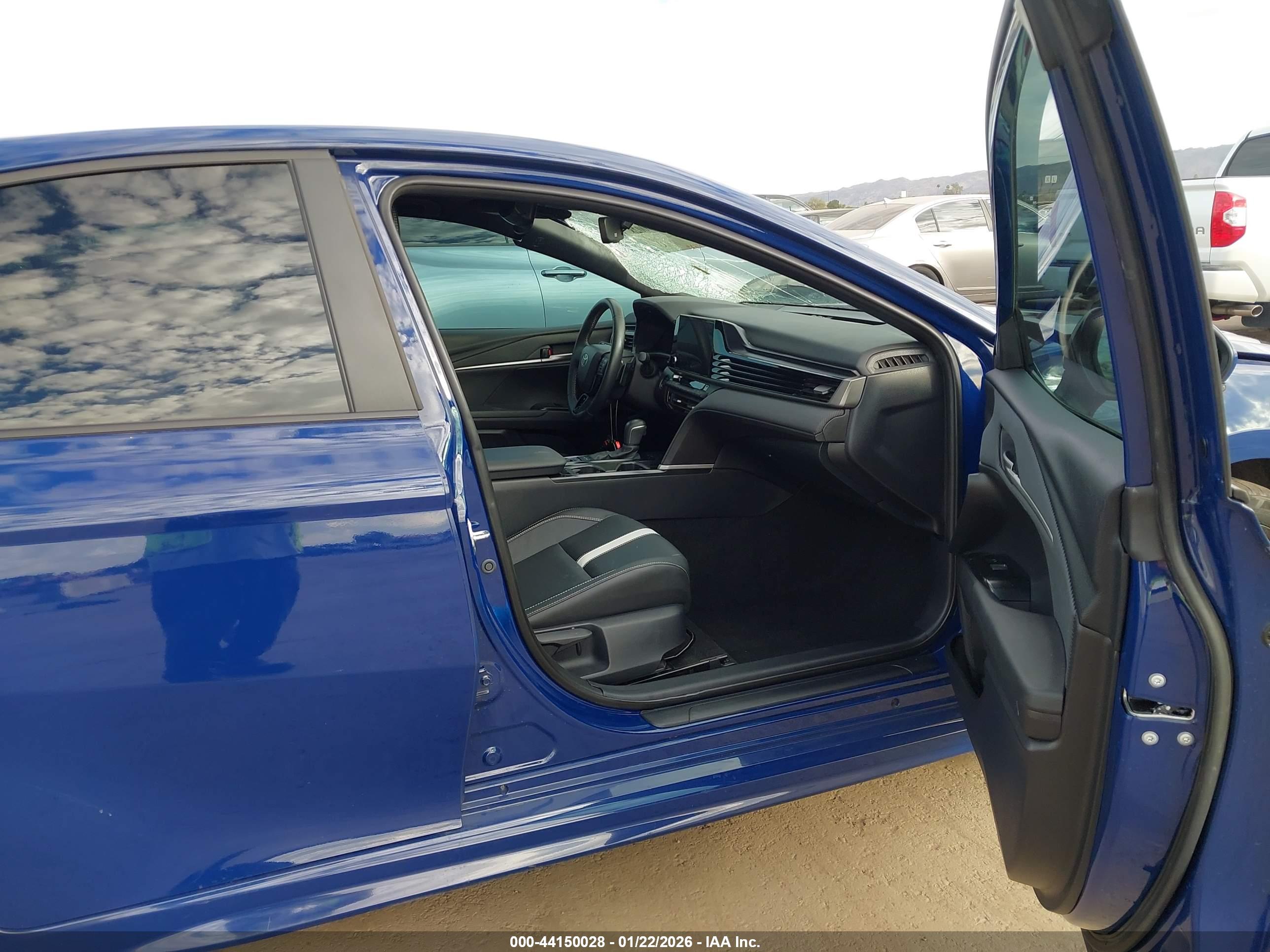 TOYOTA CAMRY image 5