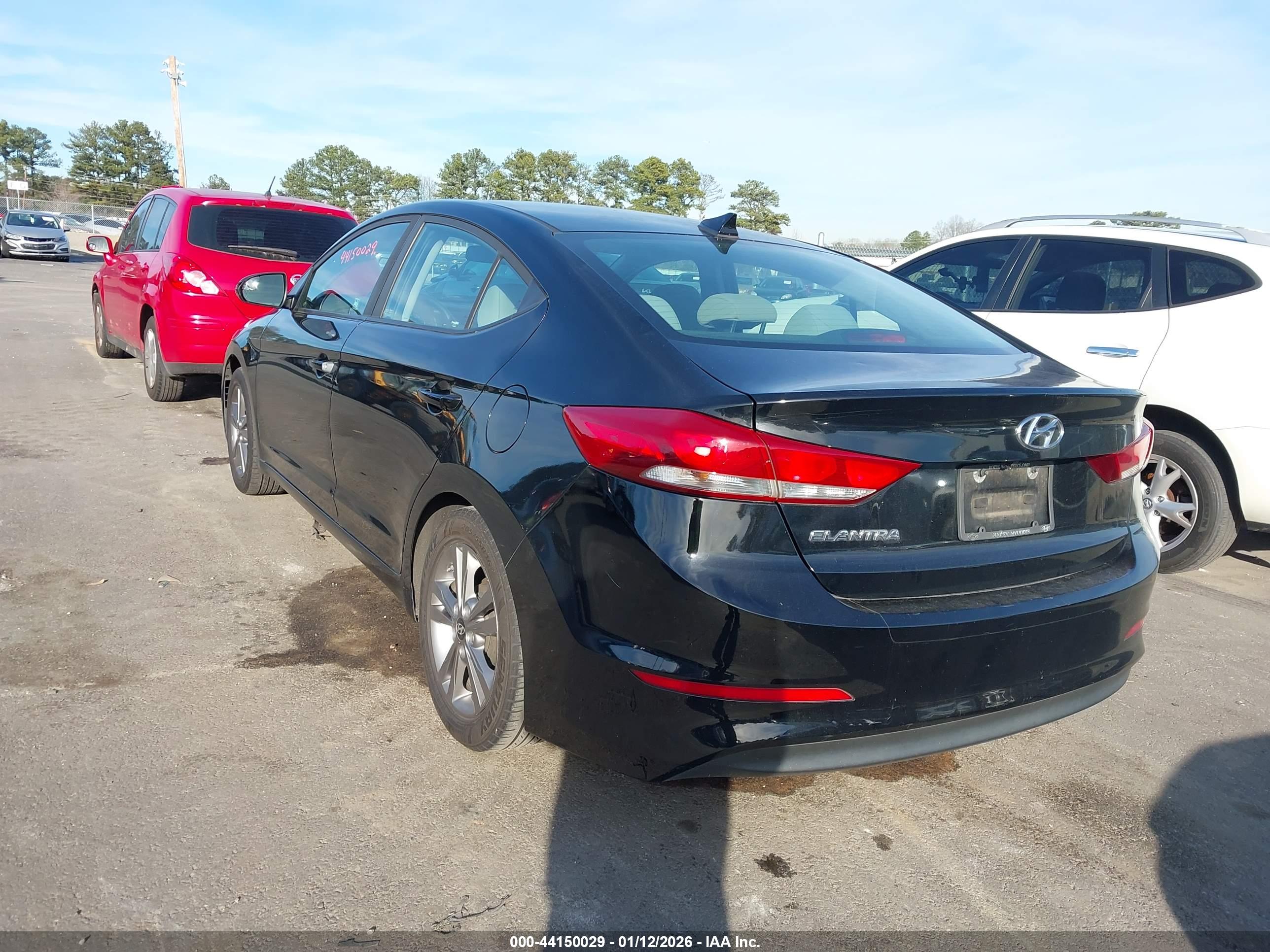 HYUNDAI ELANTRA image 3