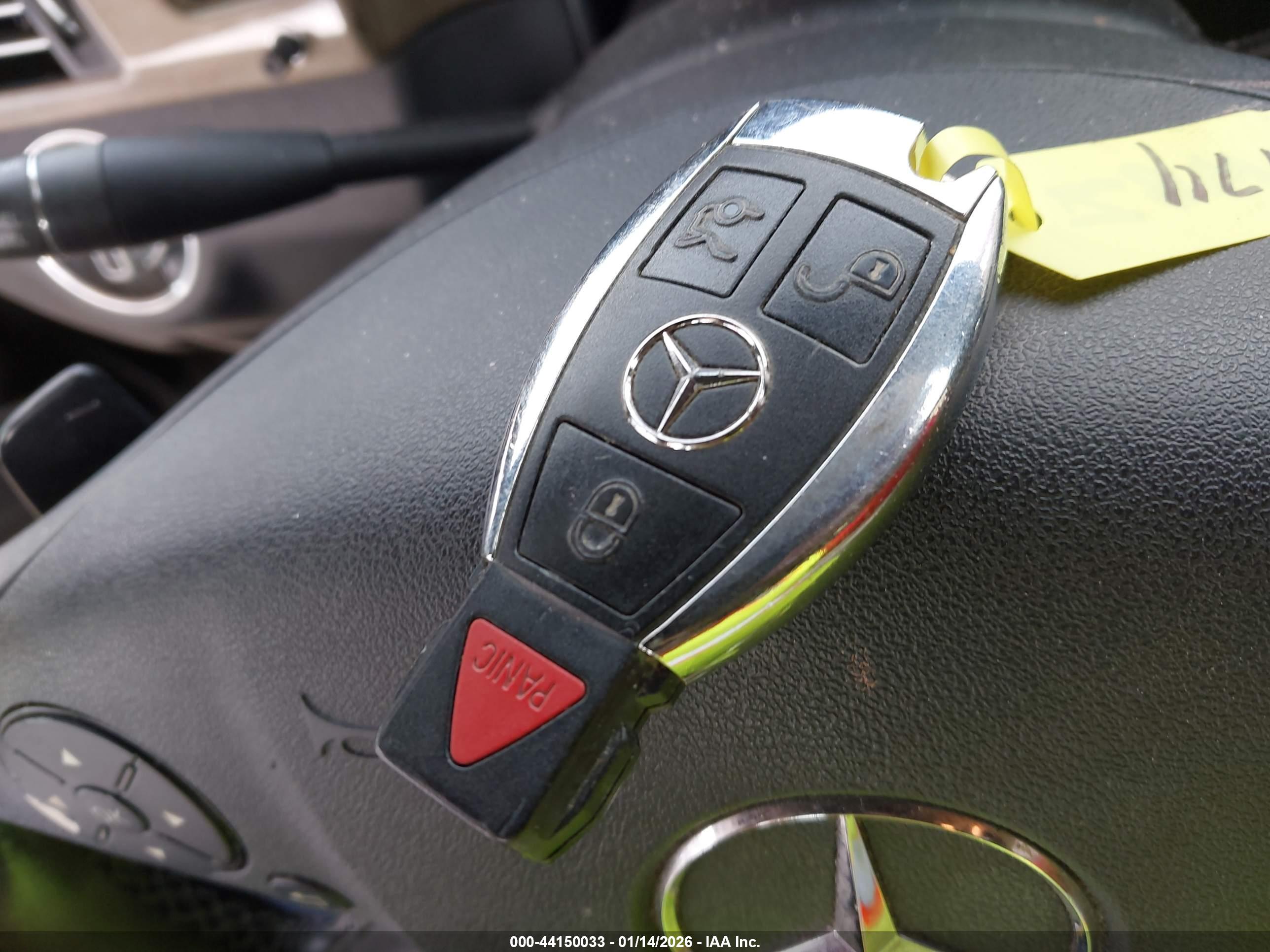 MERCEDES-BENZ E image 11
