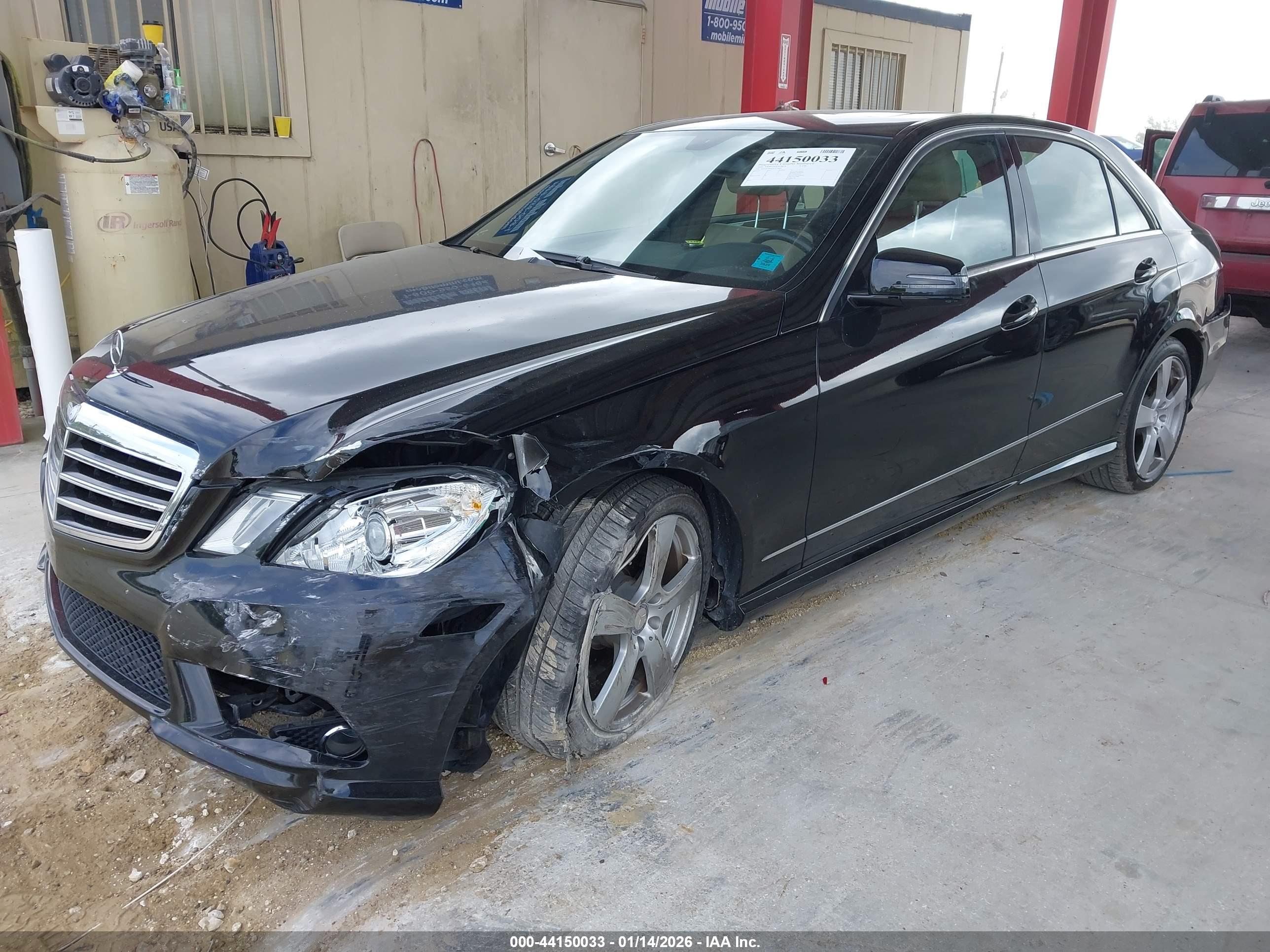 MERCEDES-BENZ E image 2