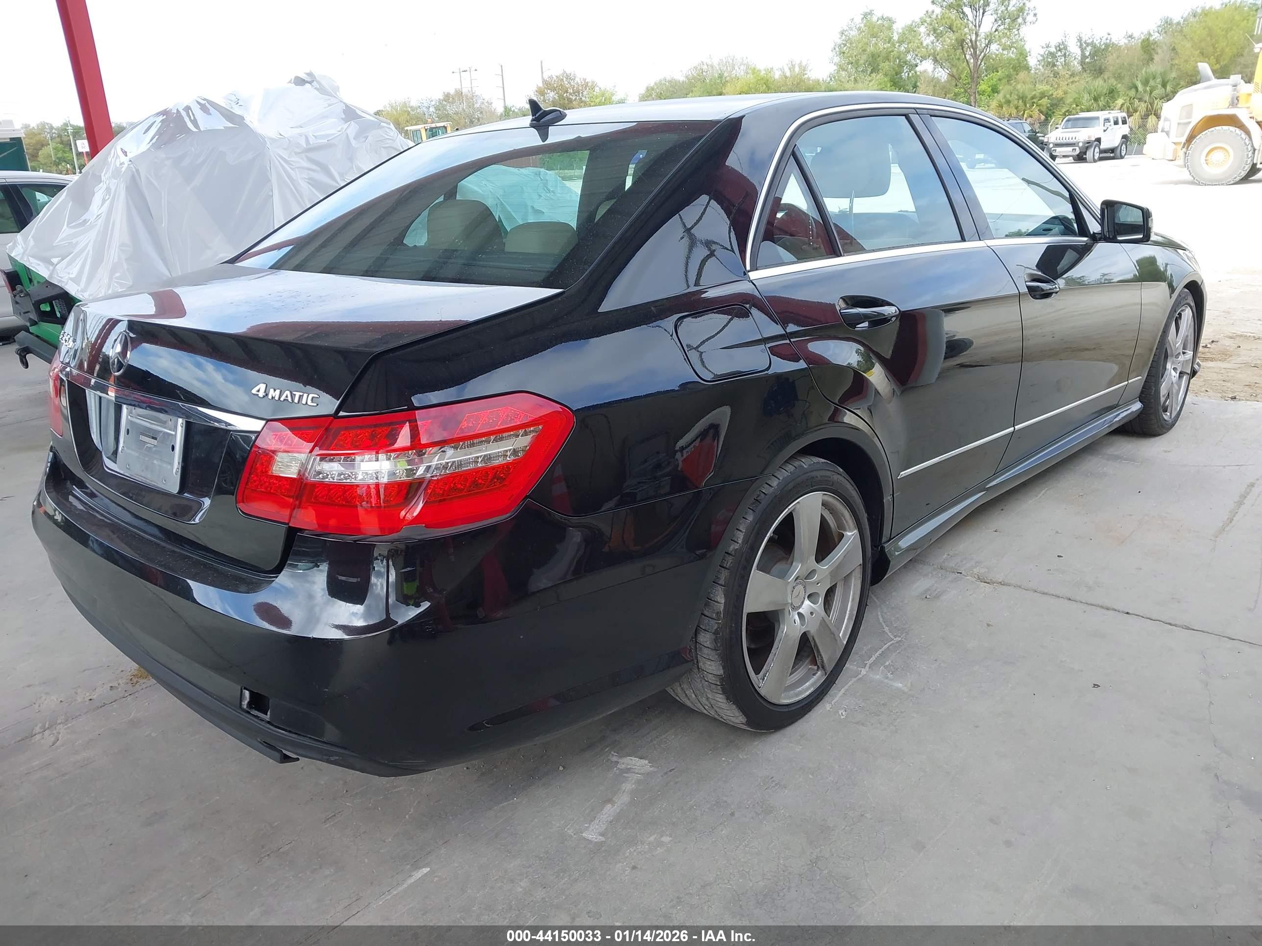 MERCEDES-BENZ E image 4