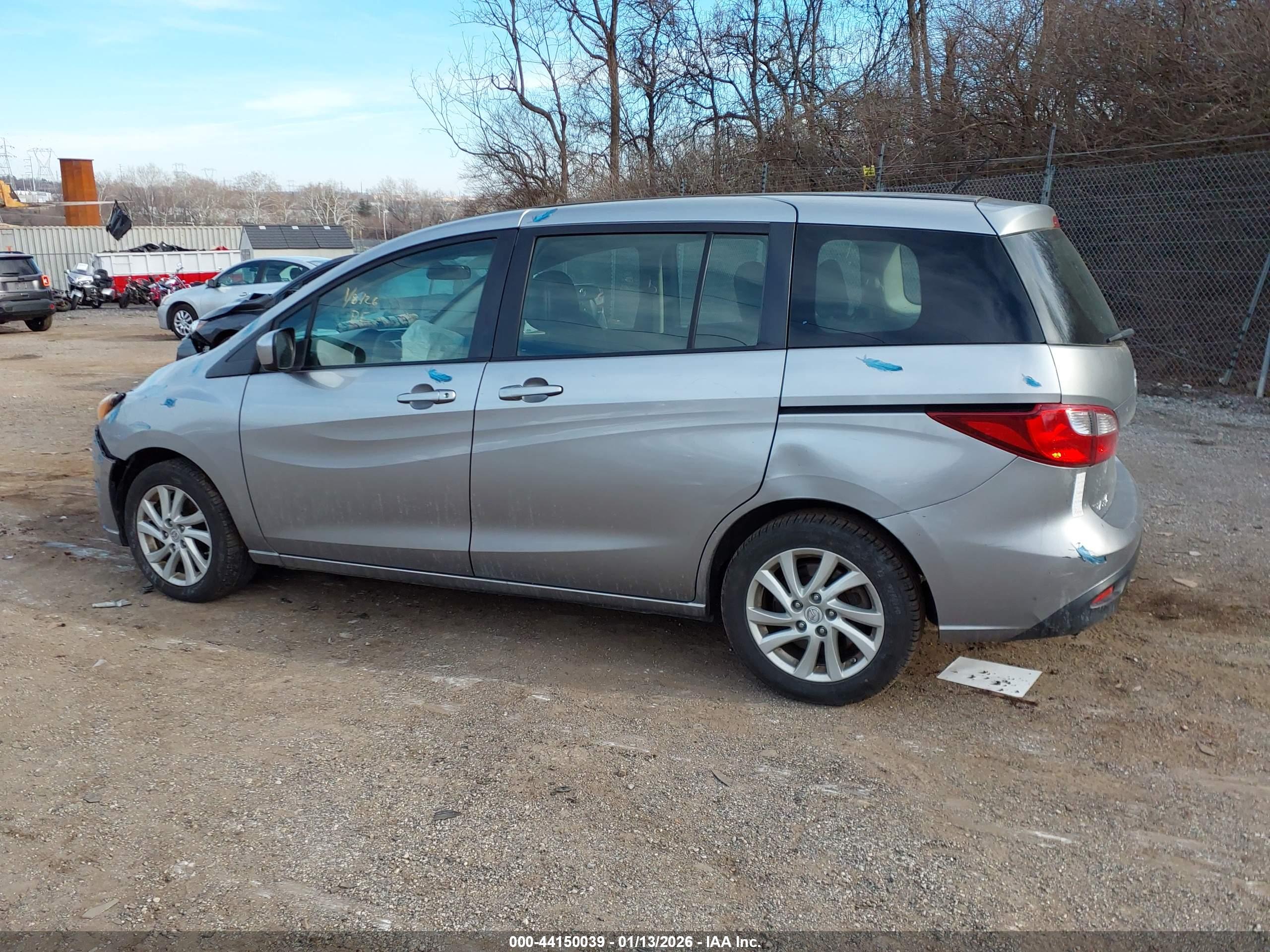 MAZDA MAZDA5 image 3