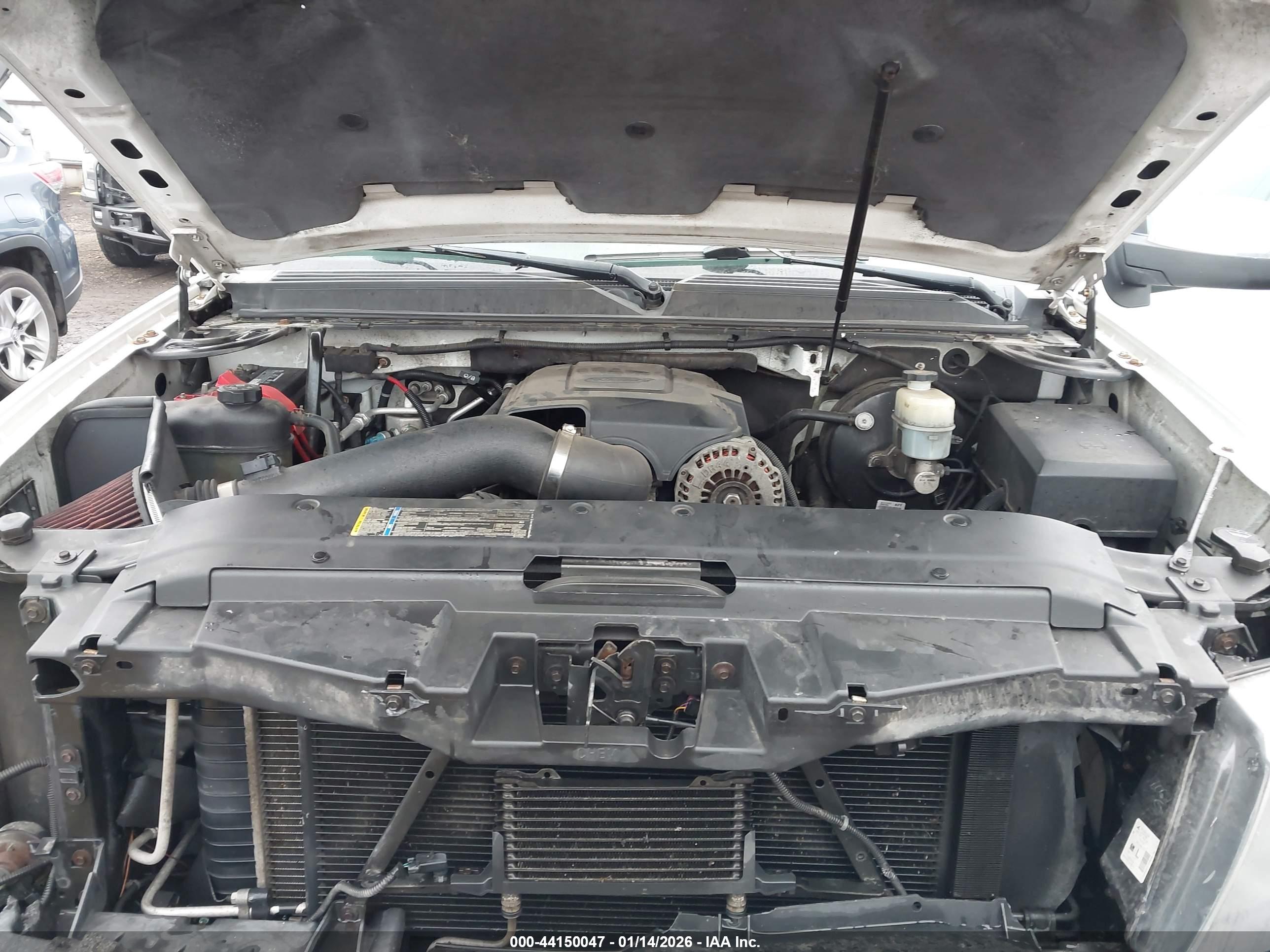 CHEVROLET SUBURBAN image 10