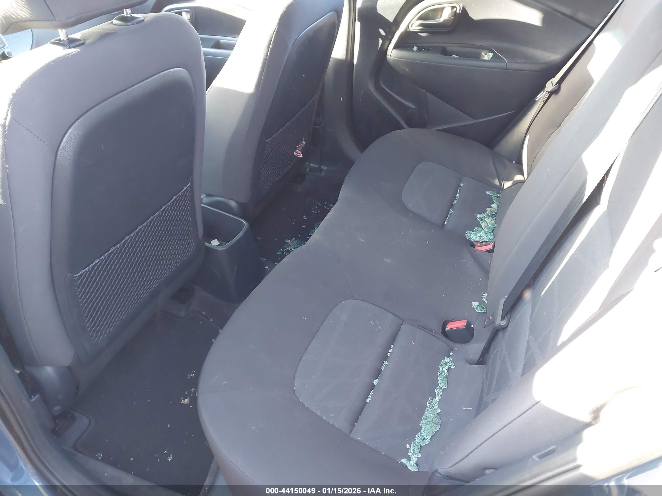 KIA RIO image 8
